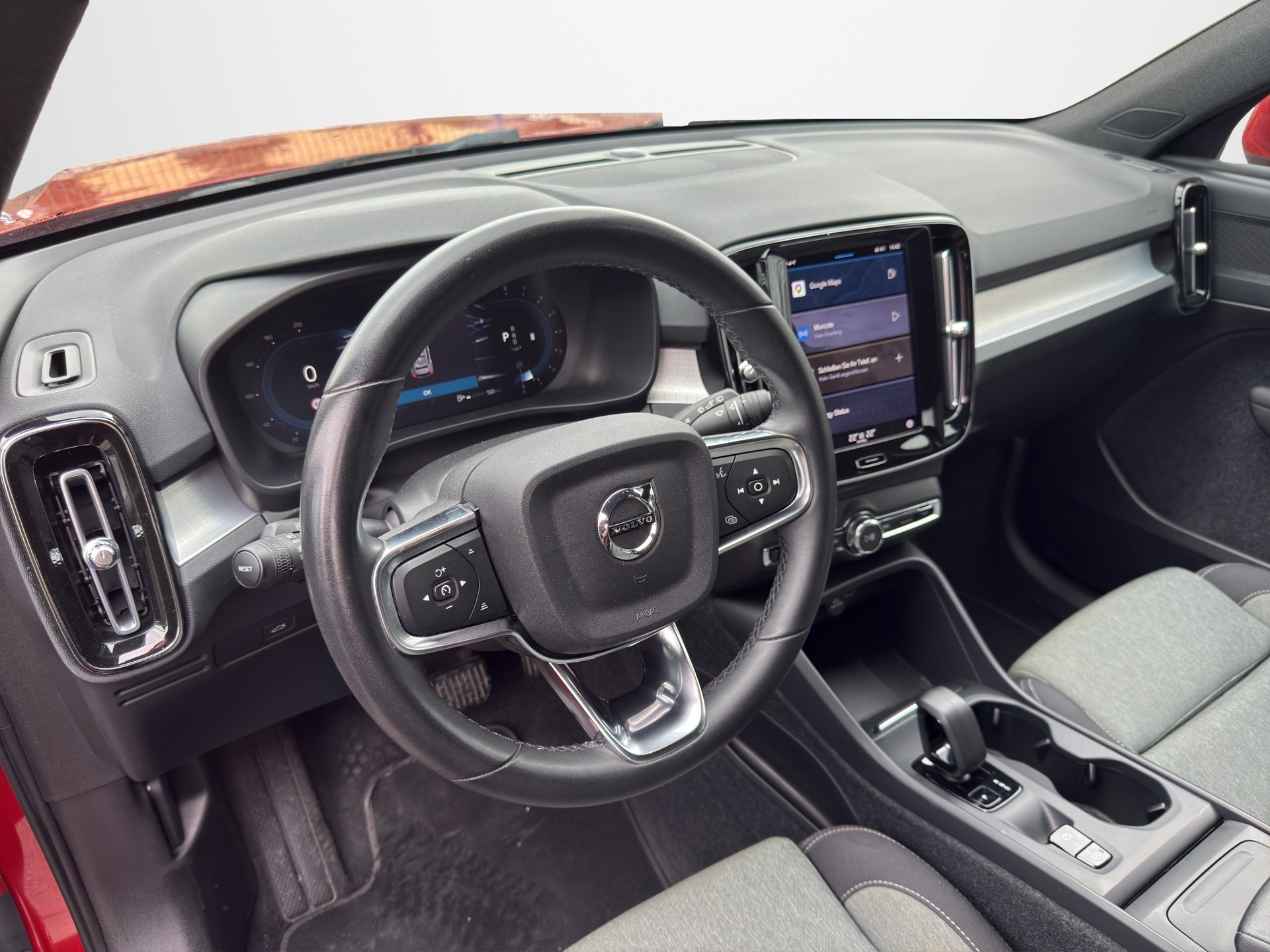VOLVO XC40 B3 Benzin Mild Hybrid Core DCT-image-11