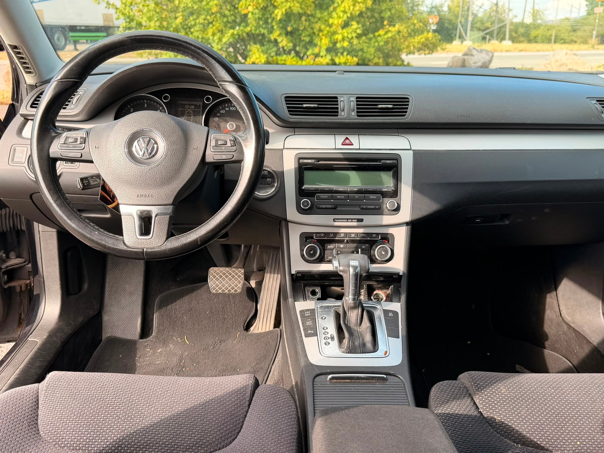 VW Passat Variant 2.0 TDI Advance 4Motion DSG-image-5