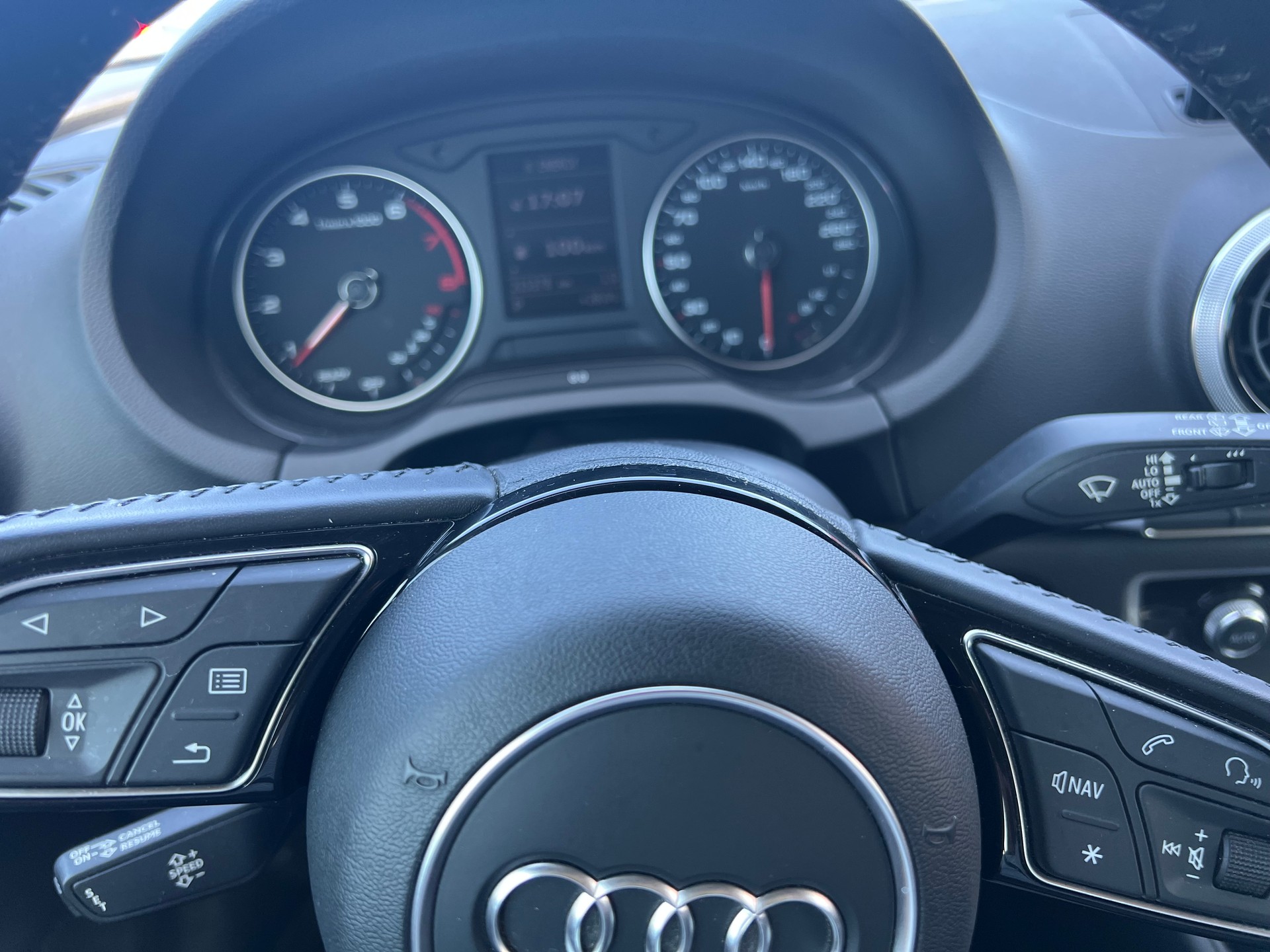AUDI A3 Sportback 2.0 TFSI Sport quattro S-tronic AB MFK-image-4
