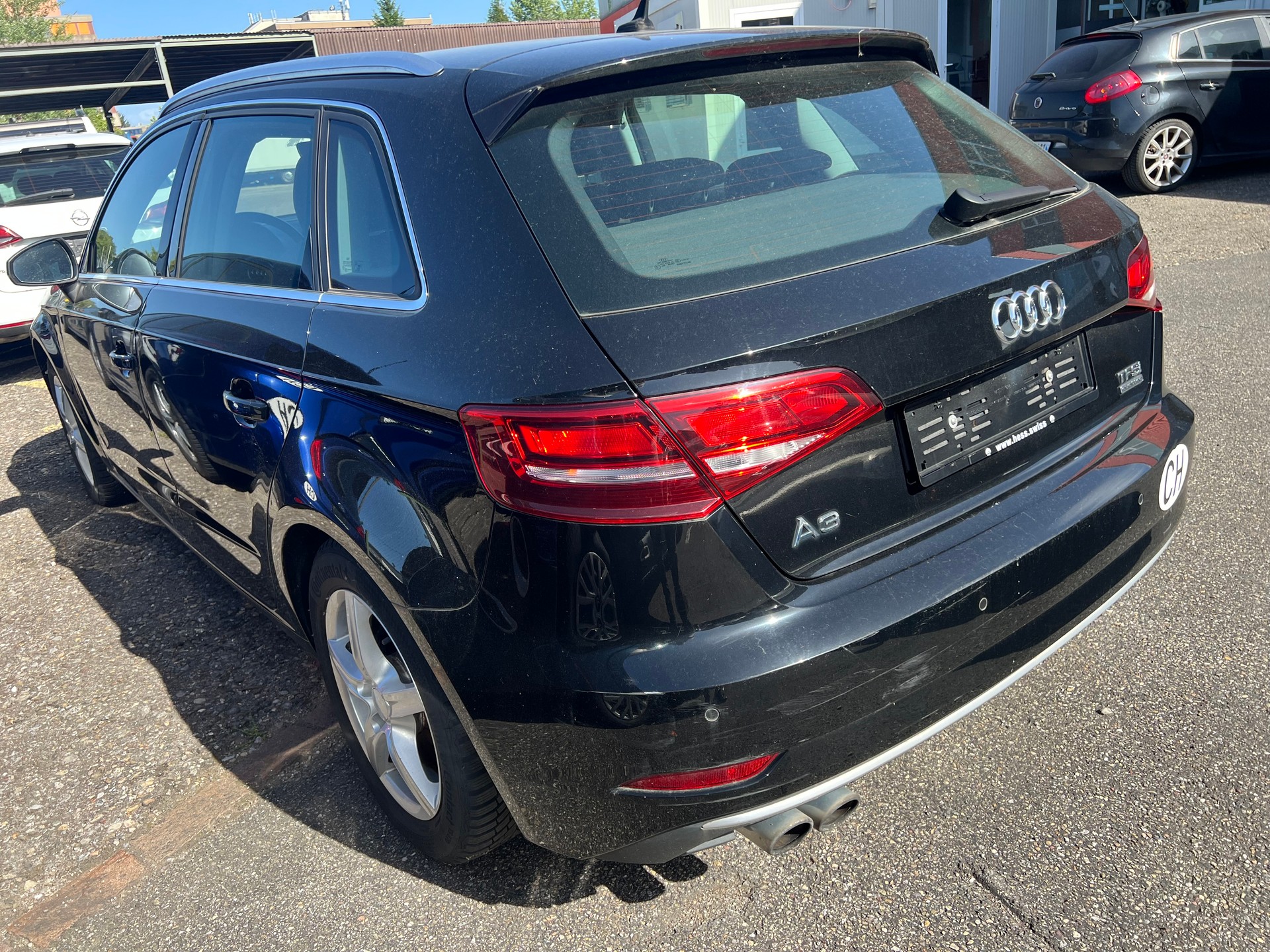 AUDI A3 Sportback 2.0 TFSI Sport quattro S-tronic AB MFK-image-5