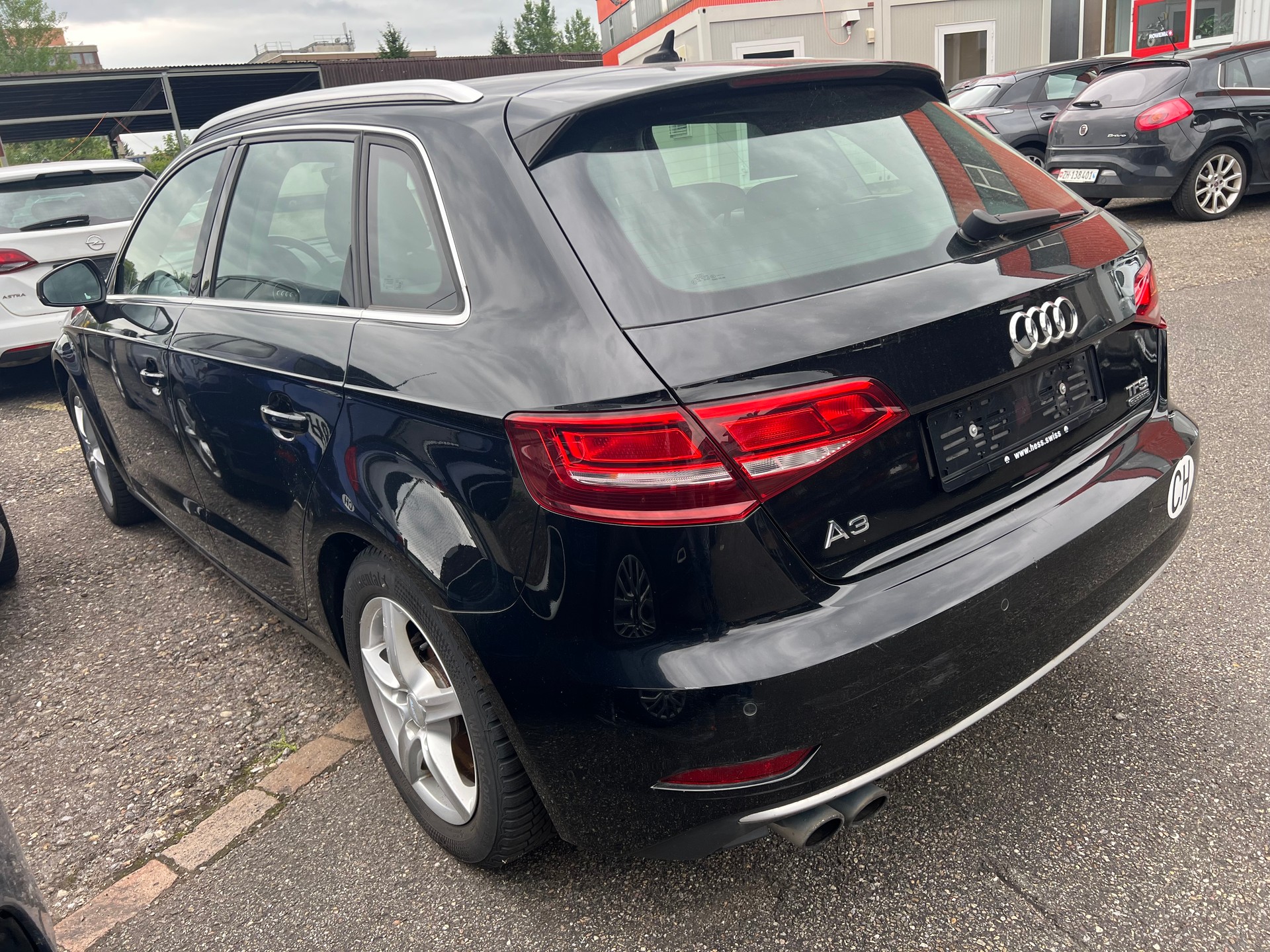 AUDI A3 Sportback 2.0 TFSI Sport quattro S-tronic AB MFK-image-1