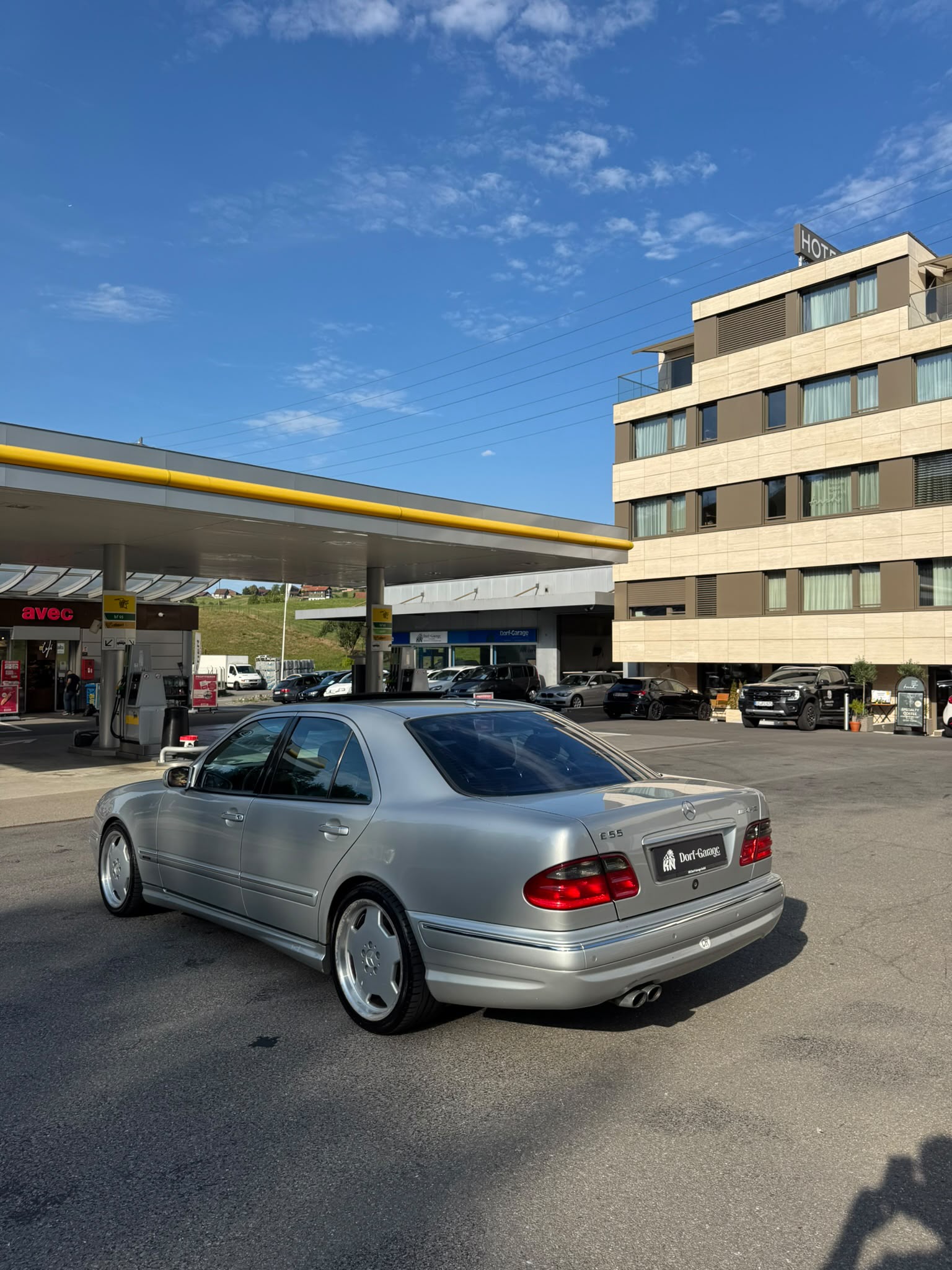MERCEDES-BENZ E 55 AMG Avantgarde Automatic-image-4