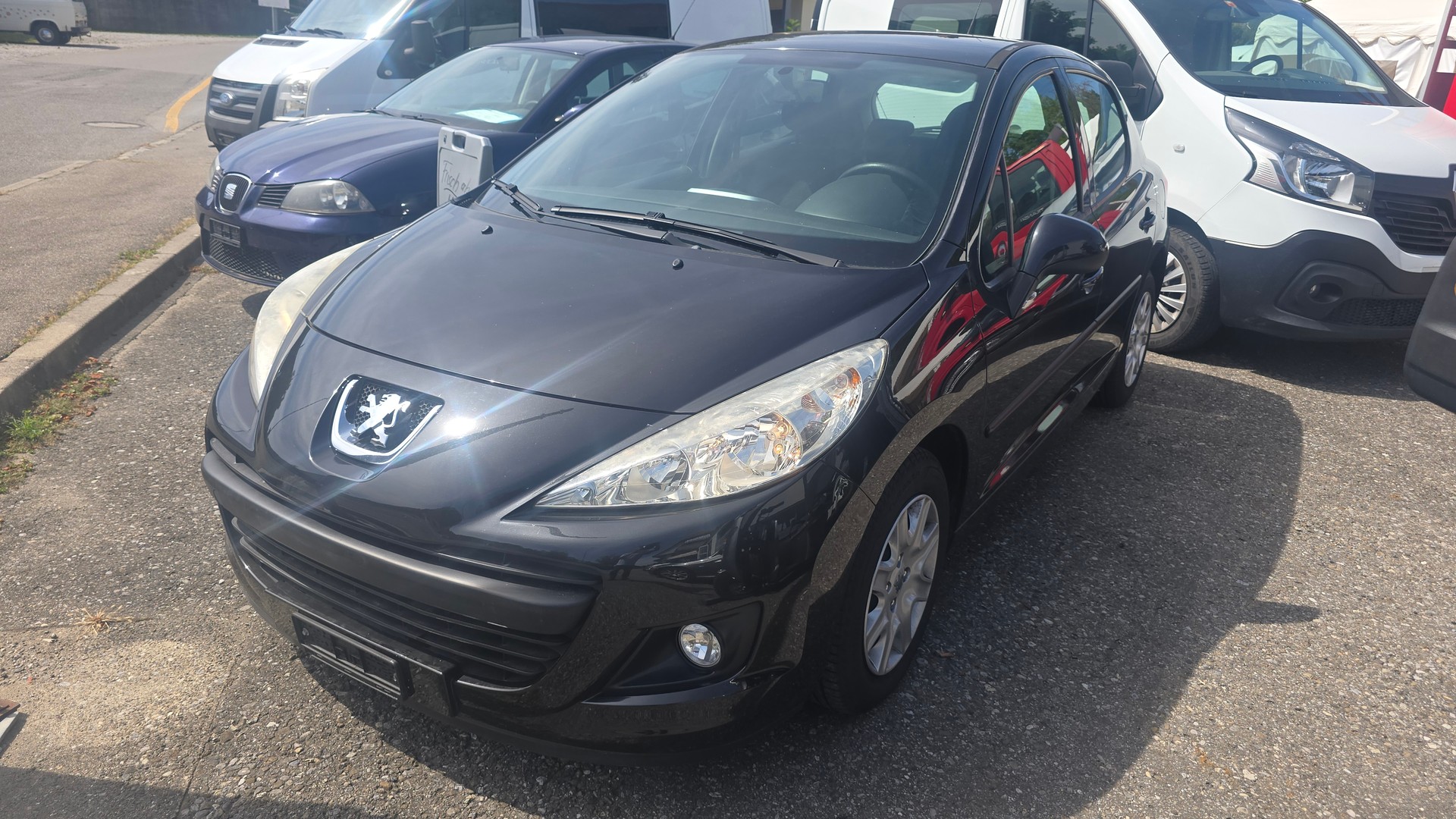 PEUGEOT 207 1.4 16V Trendy Clim-image-1