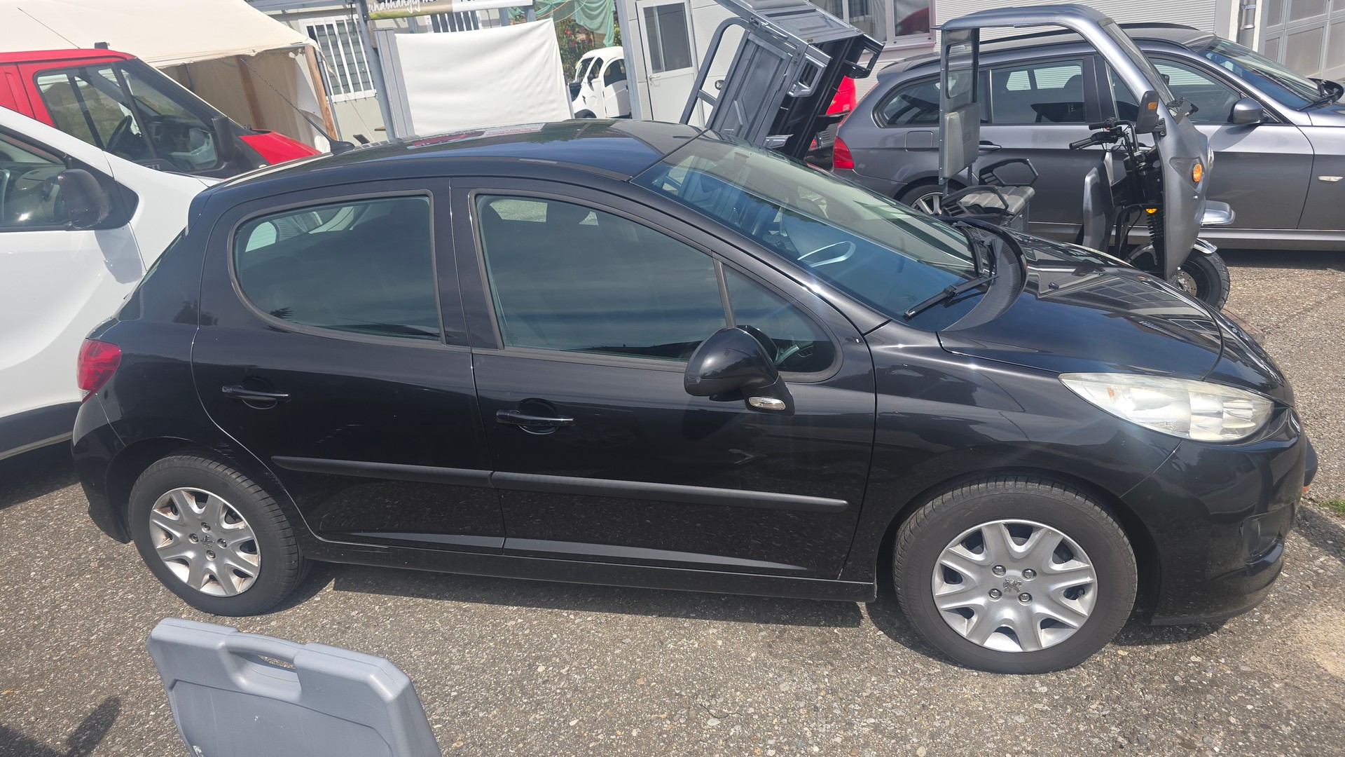 PEUGEOT 207 1.4 16V Trendy Clim-image-2
