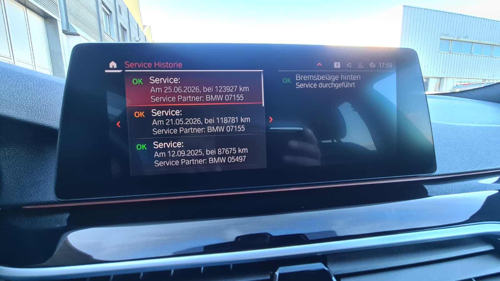BMW 520d xDrive Sport Line Steptronic ** Voll-Leder ** Gr-Navi ** RF-Kamera ** Sitzmemory ** Abstandsregelsysteme ** H-UP-Disp **-image-13