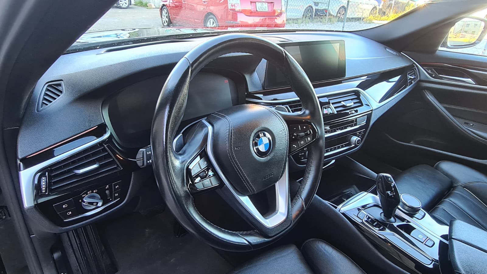 BMW 520d xDrive Sport Line Steptronic ** Voll-Leder ** Gr-Navi ** RF-Kamera ** Sitzmemory ** Abstandsregelsysteme ** H-UP-Disp **-image-17