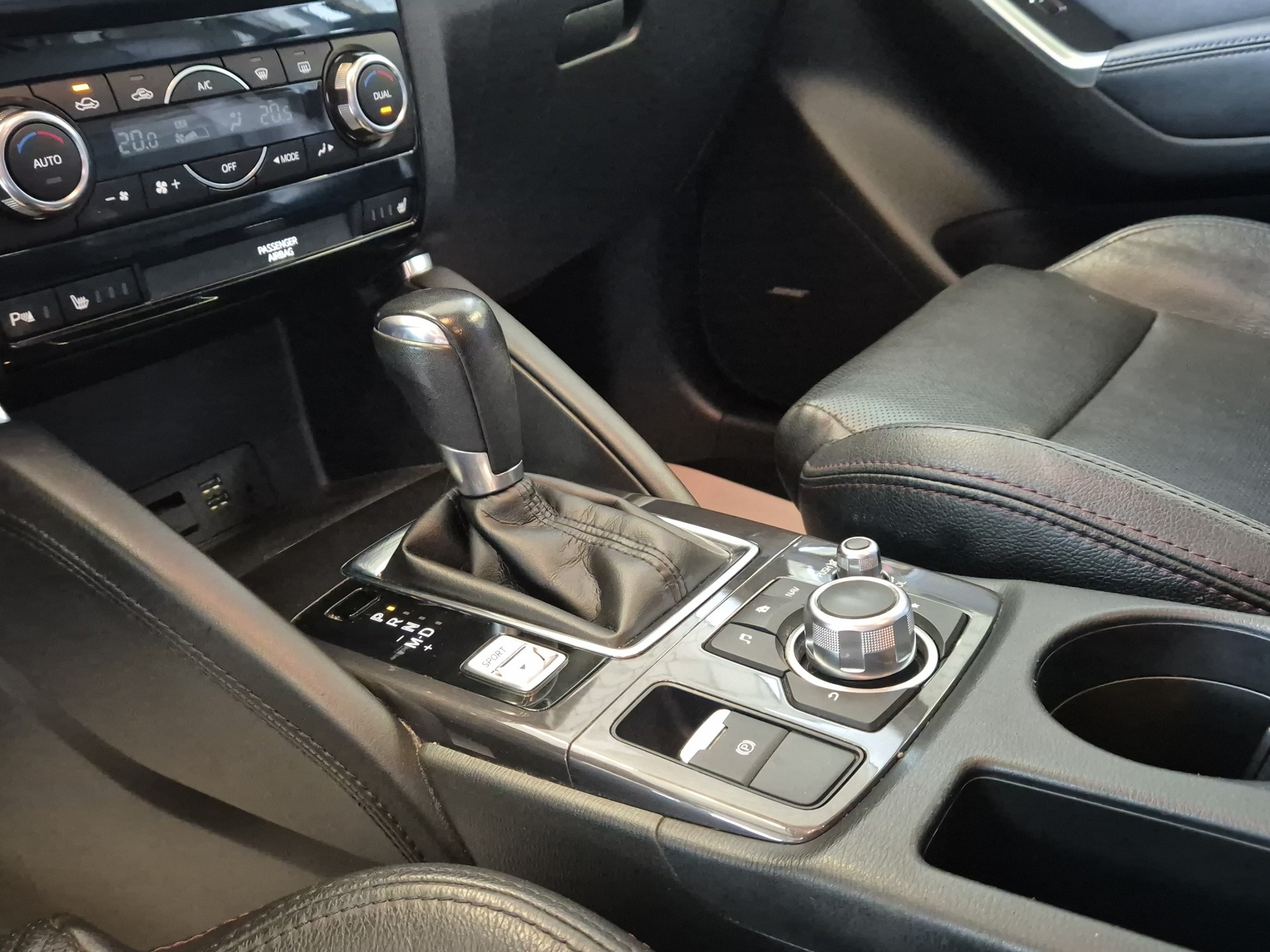 MAZDA CX-5 2.5 Revolution AWD Skyactive-G Automatic-image-24