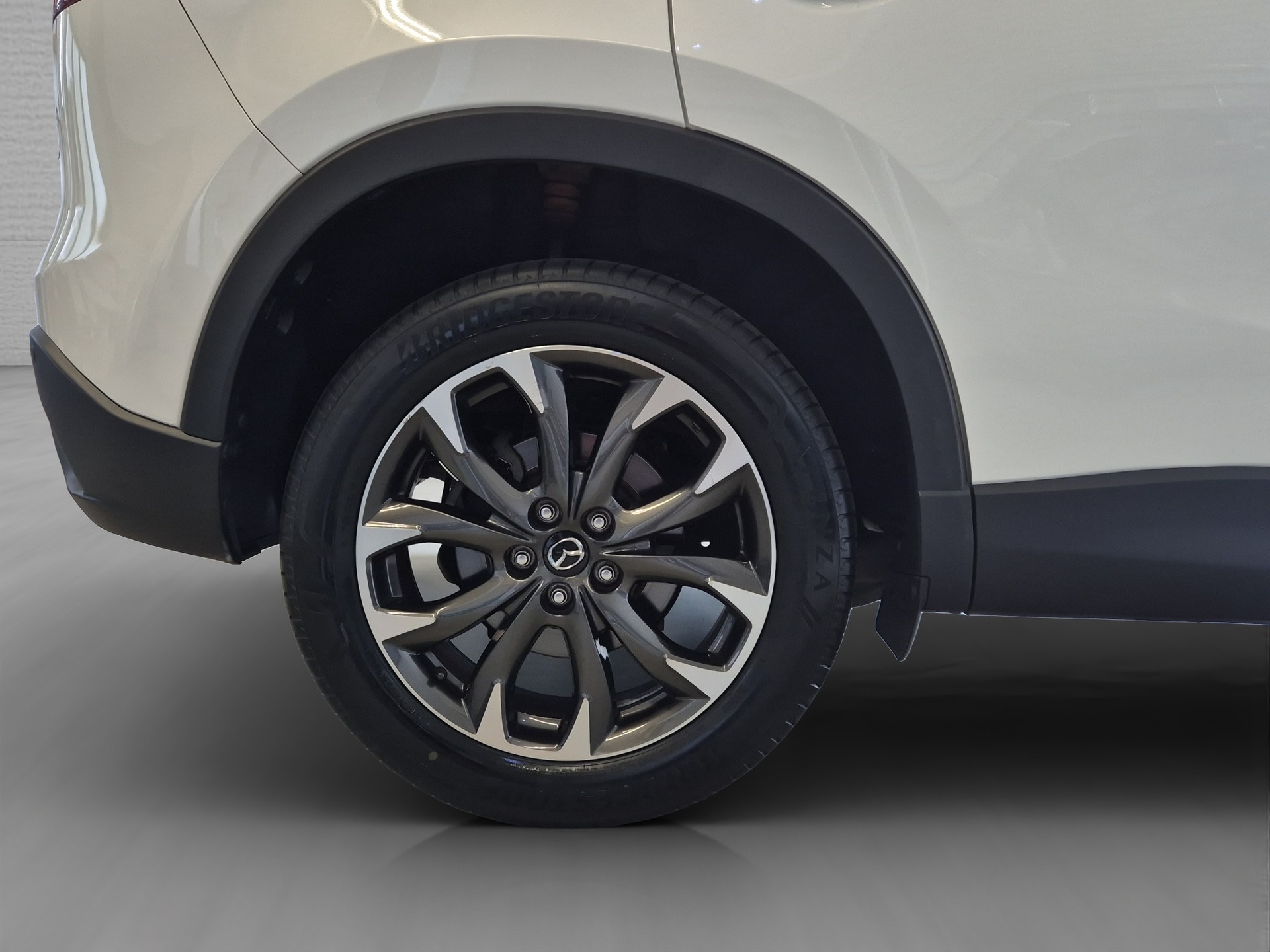 MAZDA CX-5 2.5 Revolution AWD Skyactive-G Automatic-image-12