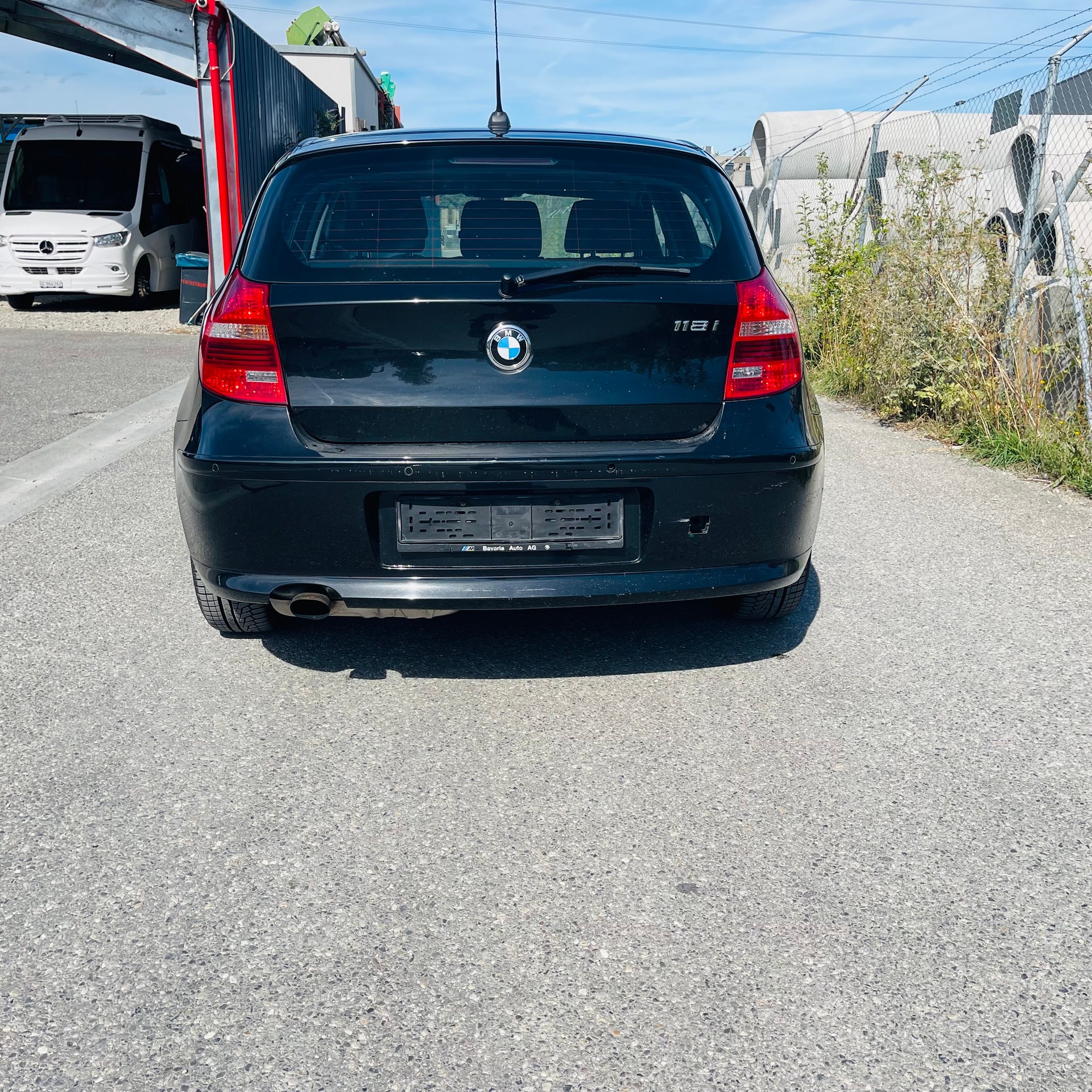 BMW 118i Dynamic Edition Steptronic-image-5