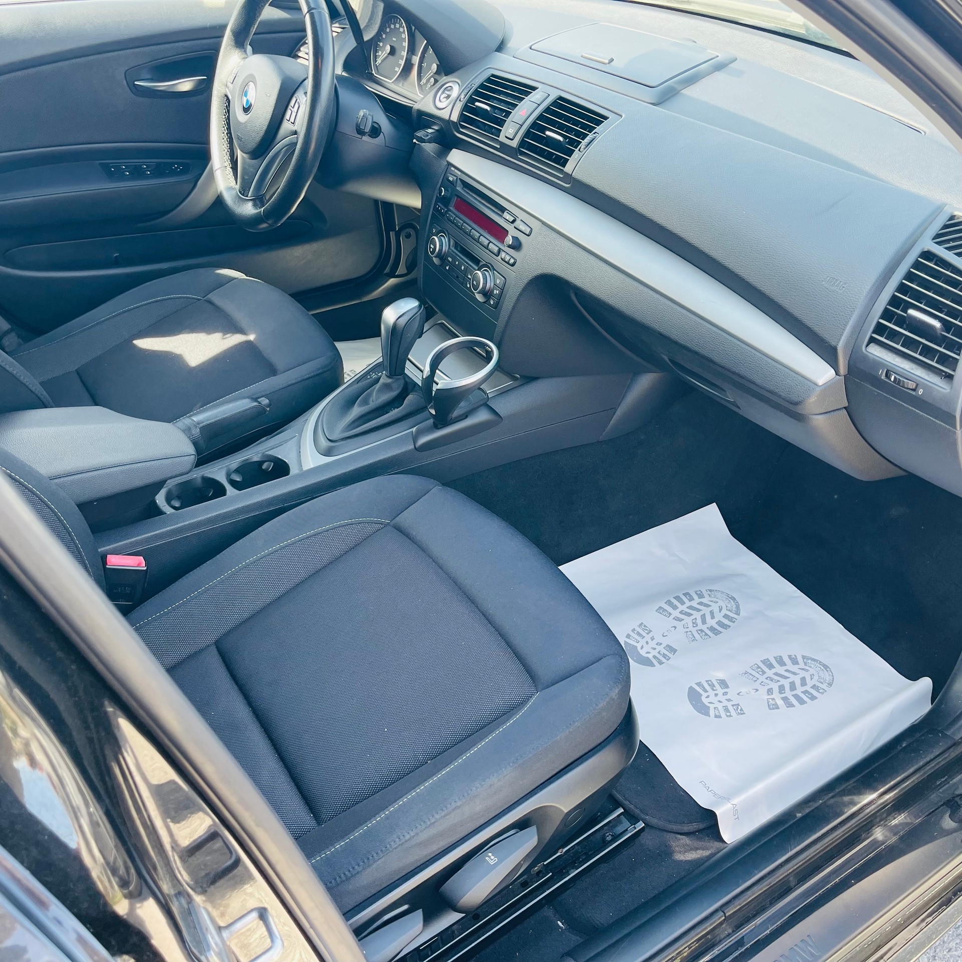 BMW 118i Dynamic Edition Steptronic-image-8