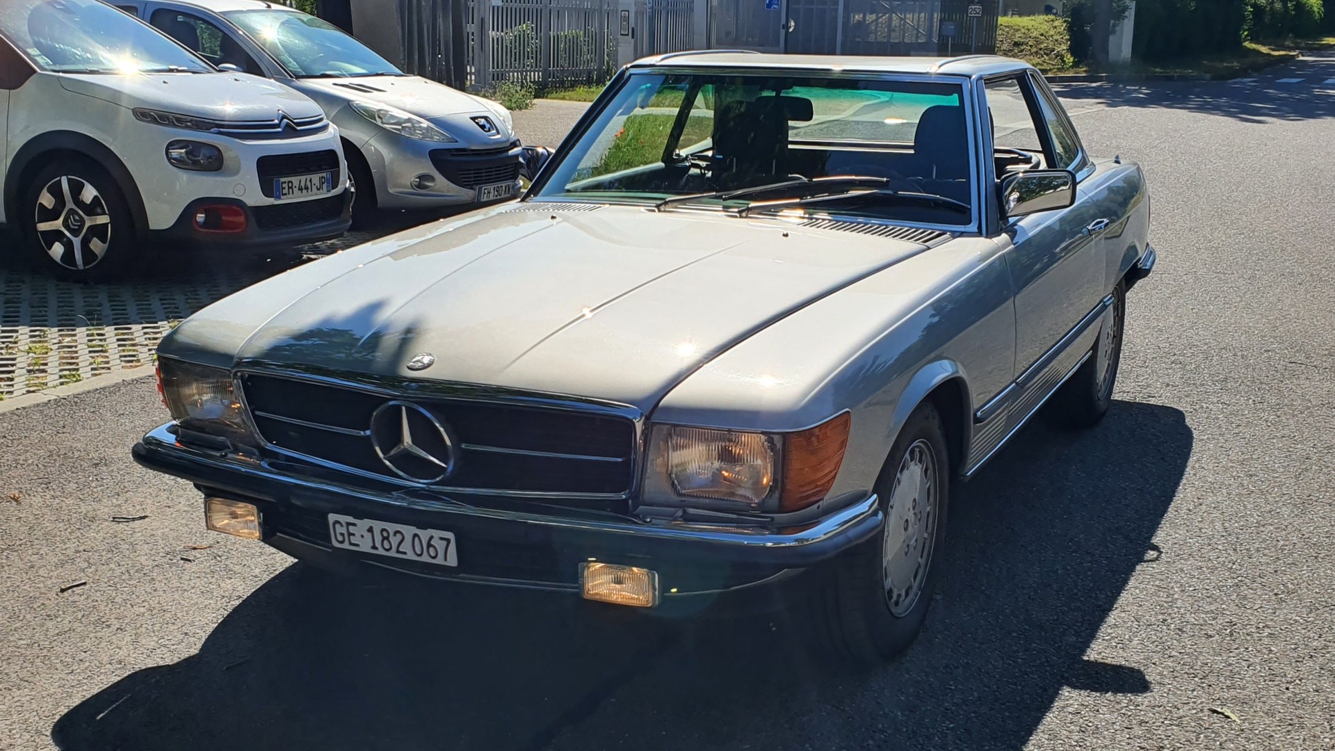 MERCEDES-BENZ R107-image-18