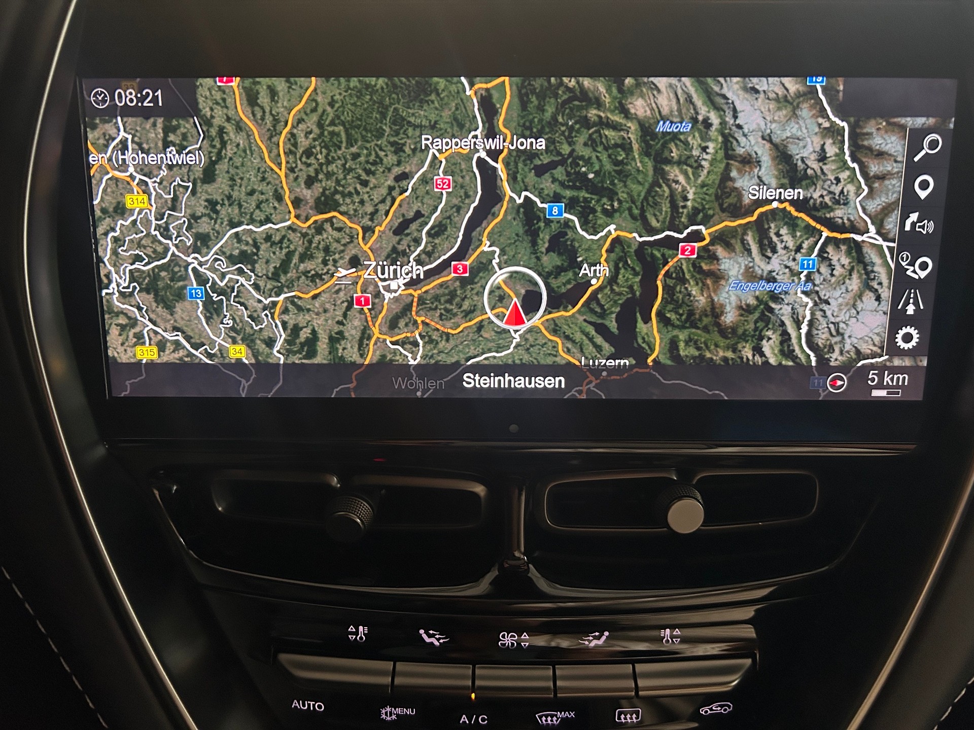 ASTON MARTIN 707 4.0 V8 Bi-Turbo -Schweizer Auslieferung-aus erster Hand-image-11