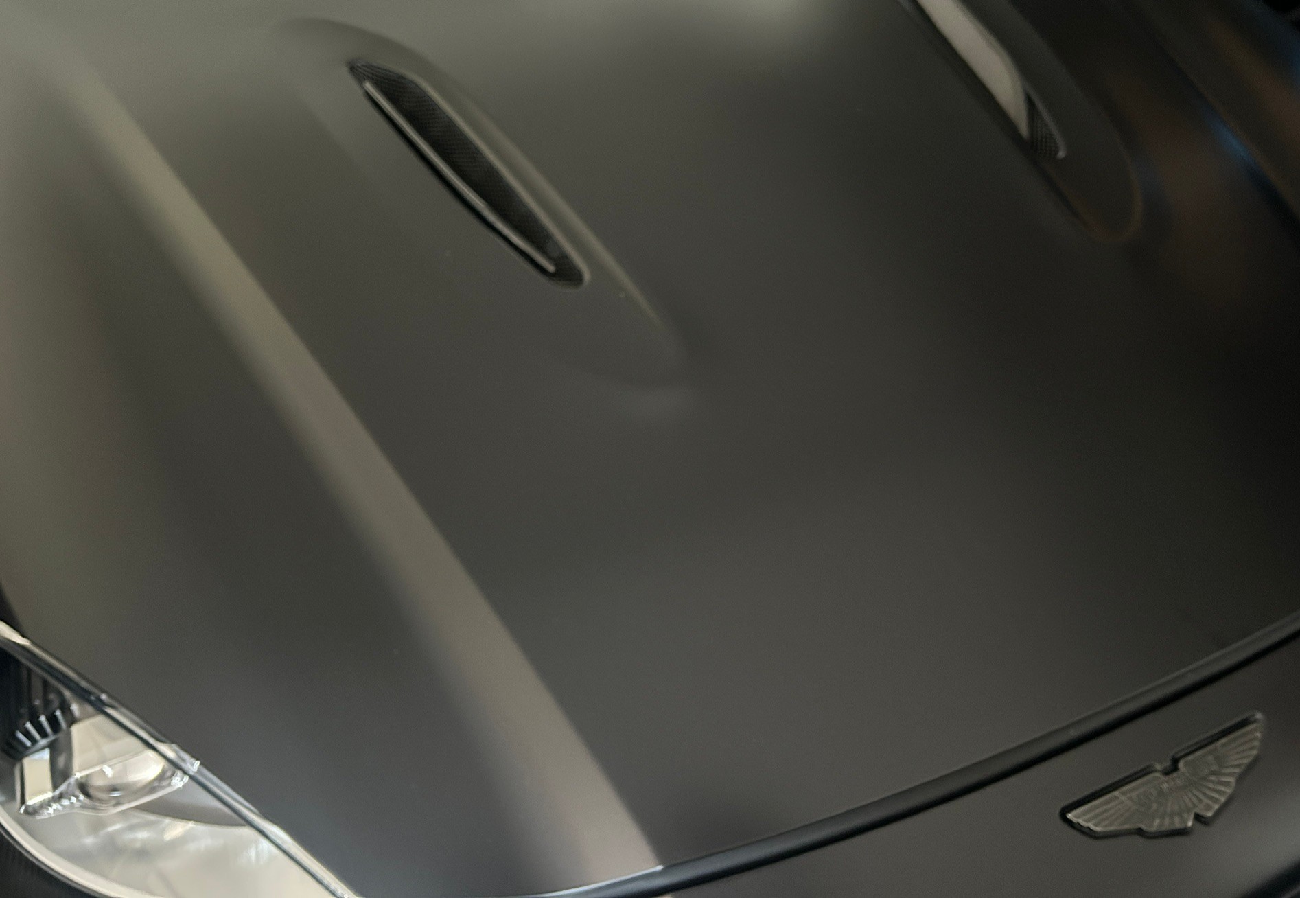 ASTON MARTIN 707 4.0 V8 Bi-Turbo -Schweizer Auslieferung-aus erster Hand-image-18