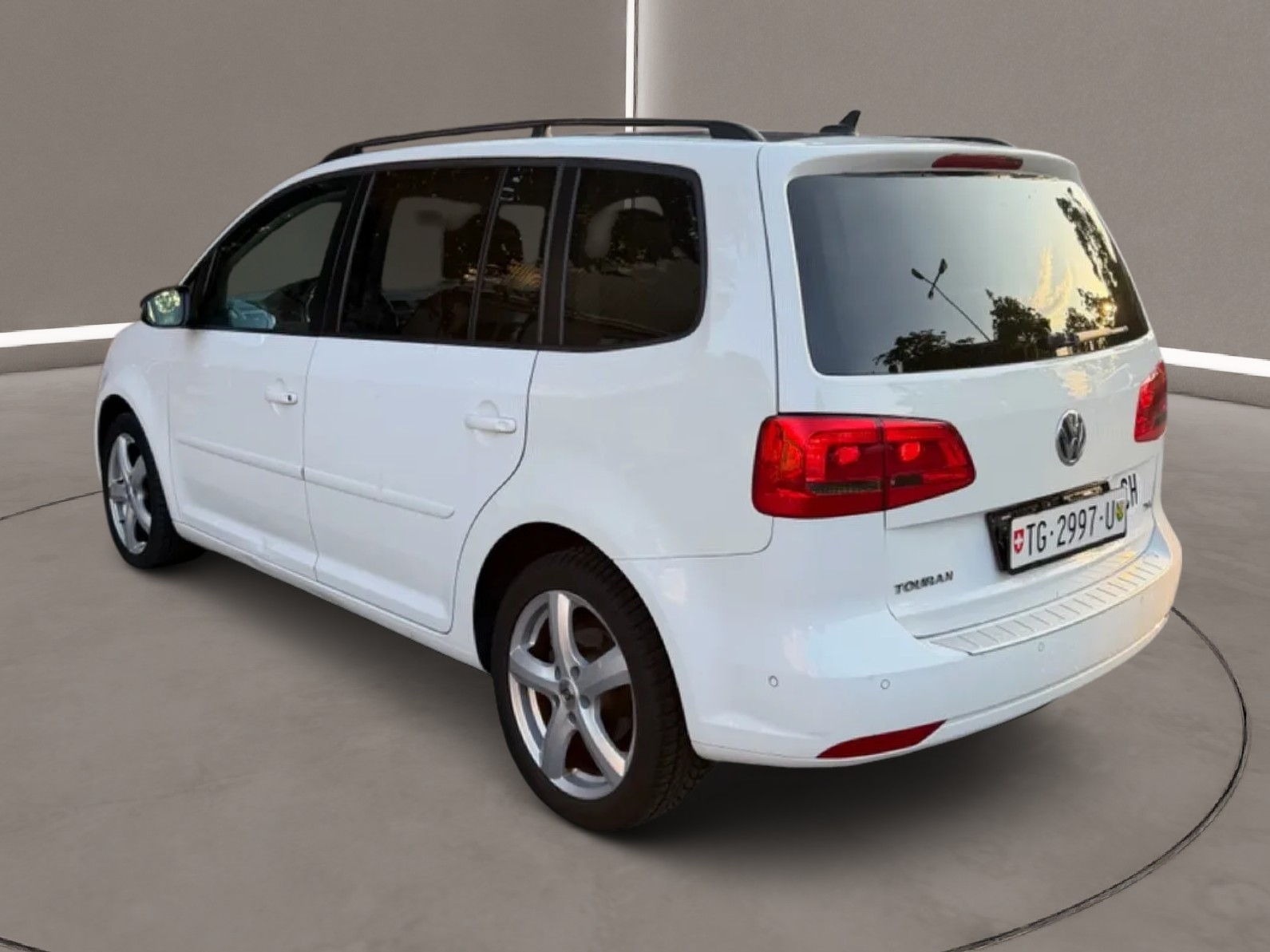 VW Touran 1.4 TSI Highline DSG-image-3