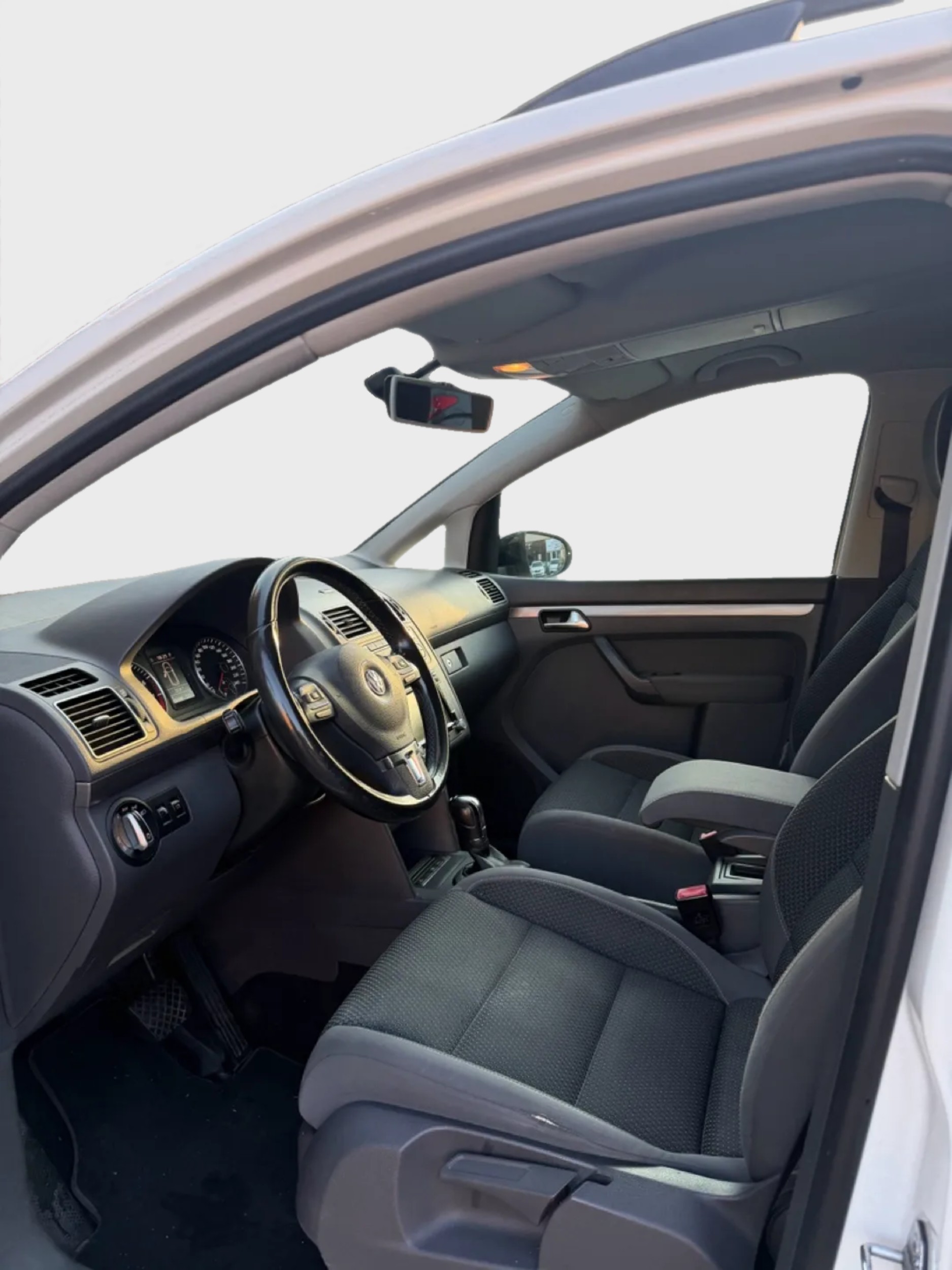 VW Touran 1.4 TSI Highline DSG-image-6