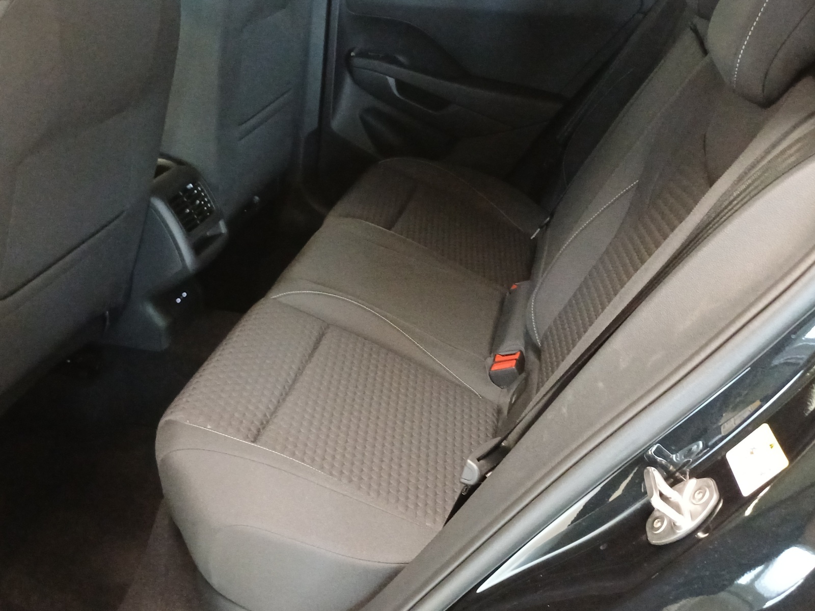 VW T-Roc 1.5 eTSI mHEV Life DSG-image-11
