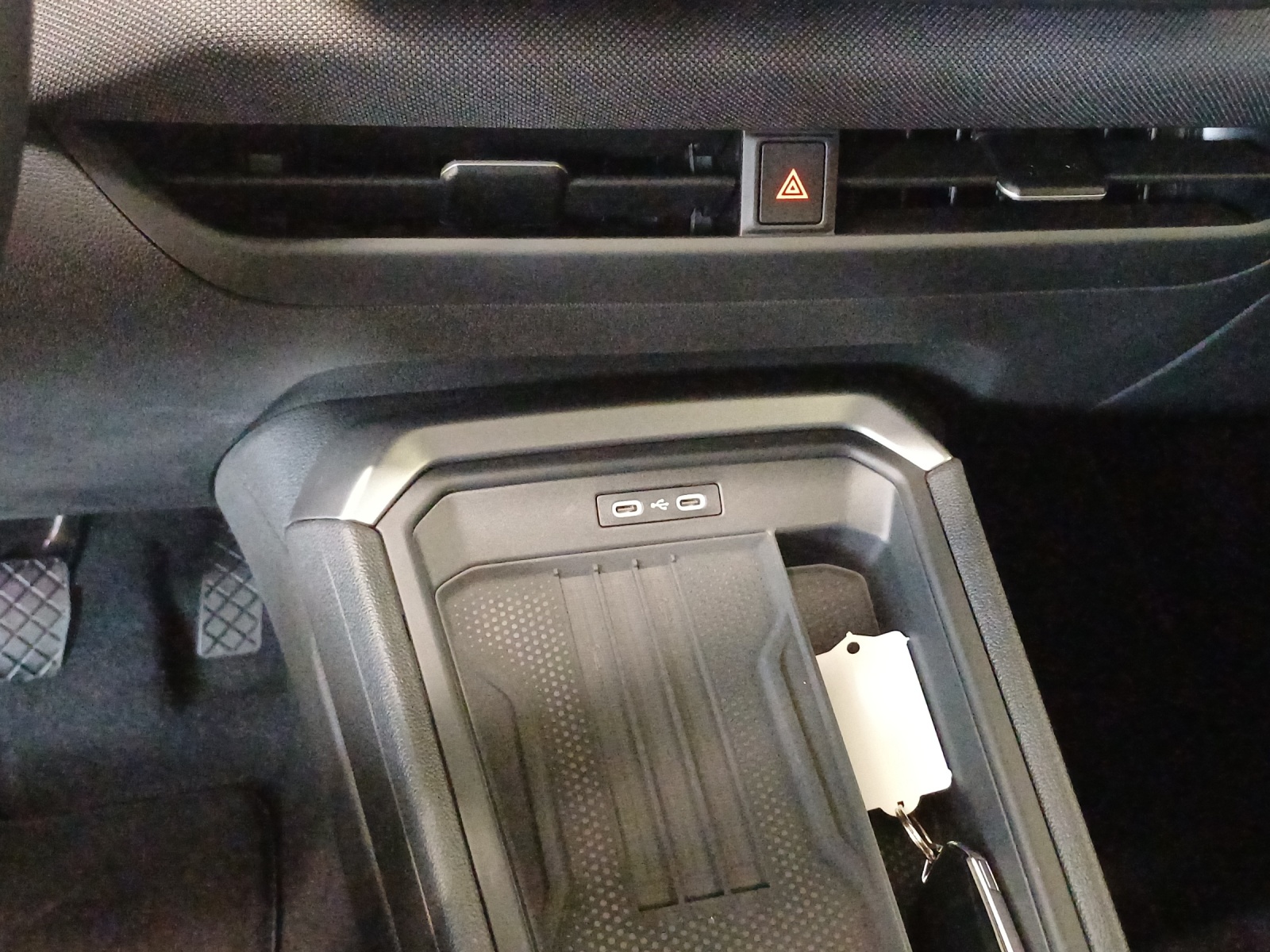VW T-Roc 1.5 eTSI mHEV Life DSG-image-10