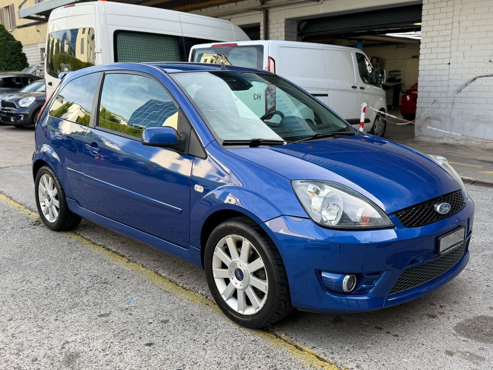 FORD Fiesta 2.0 16V ST-image-1