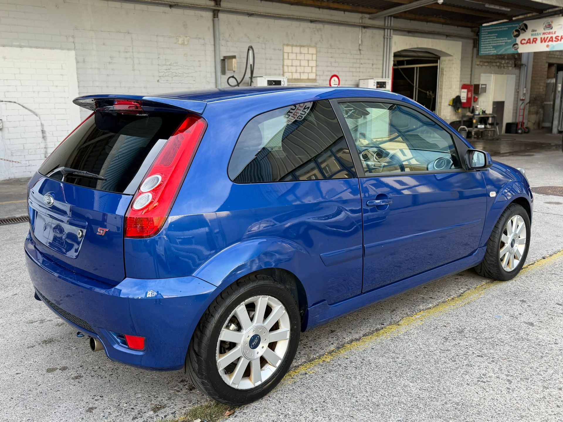 FORD Fiesta 2.0 16V ST-image-2