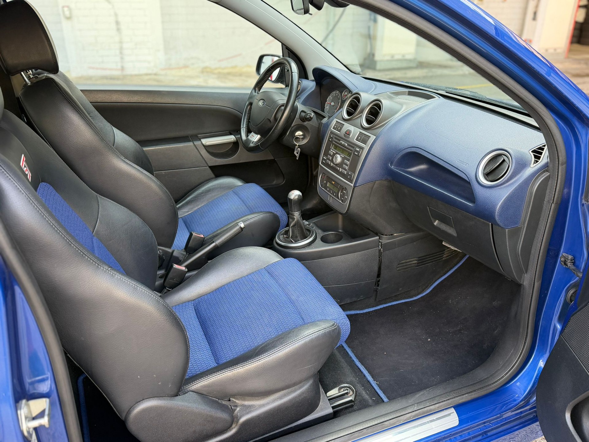 FORD Fiesta 2.0 16V ST-image-6