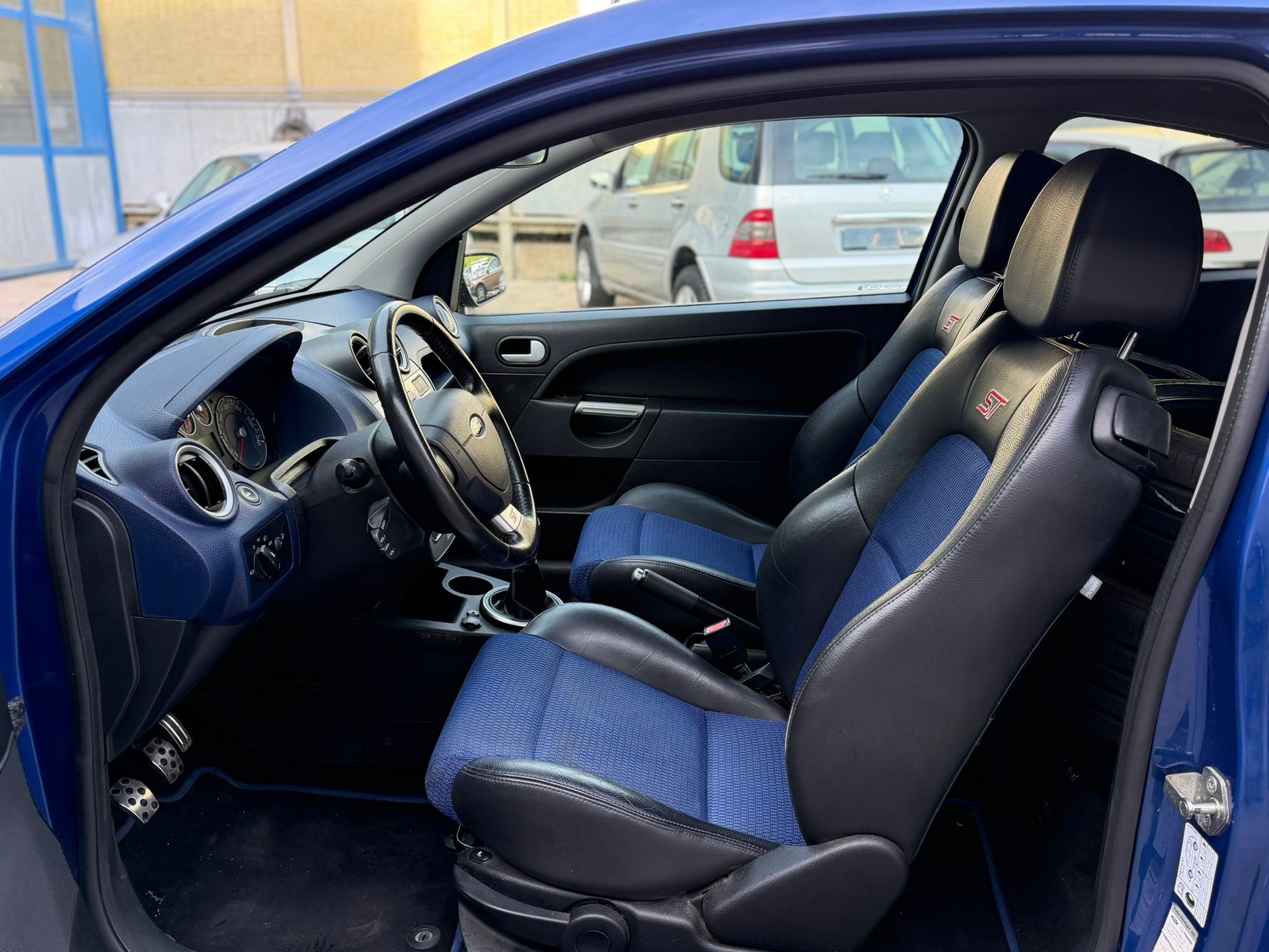 FORD Fiesta 2.0 16V ST-image-5