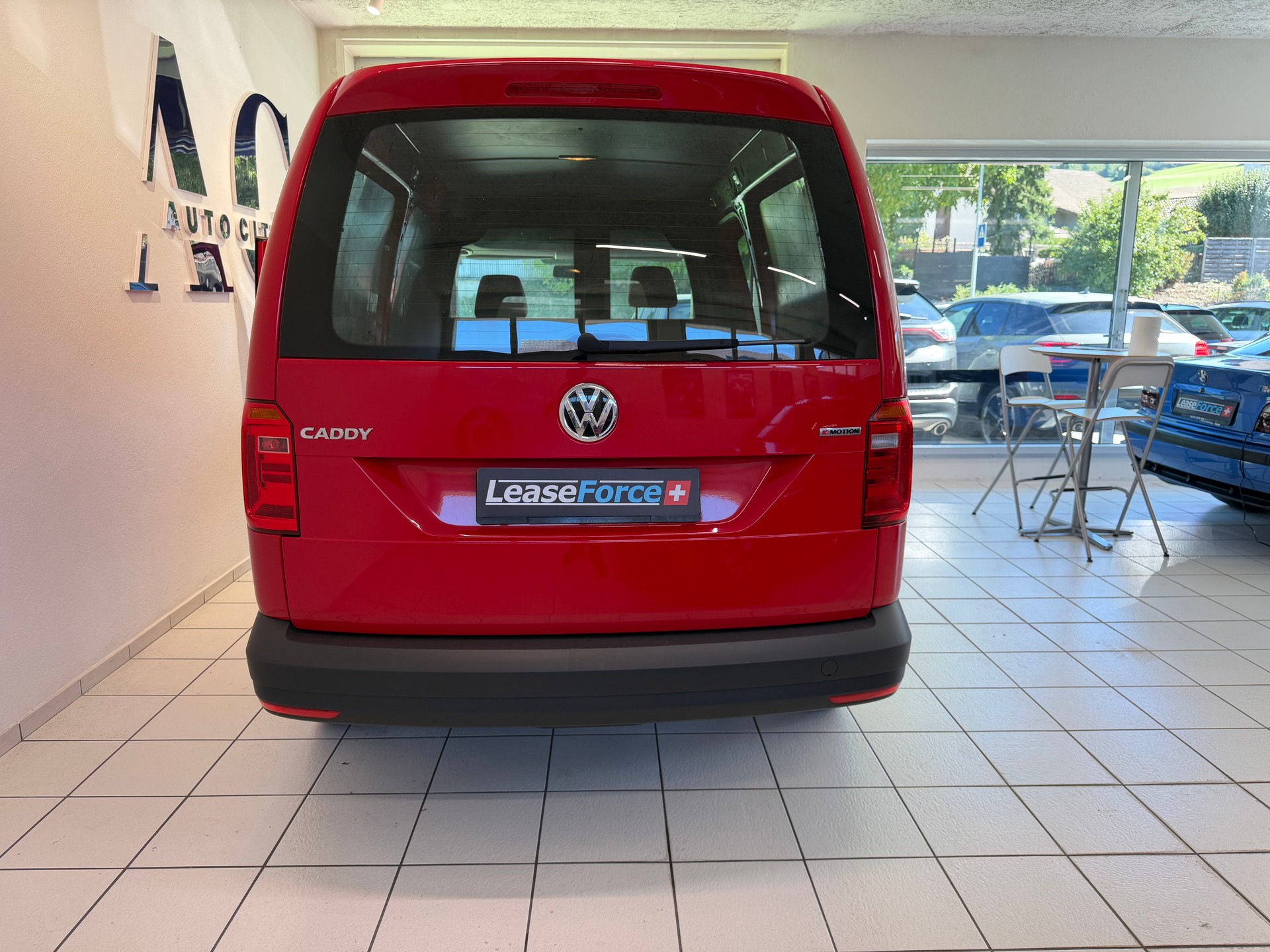 VW Caddy Maxi 2.0TDI 4Motion BlueMotion Technology-image-5