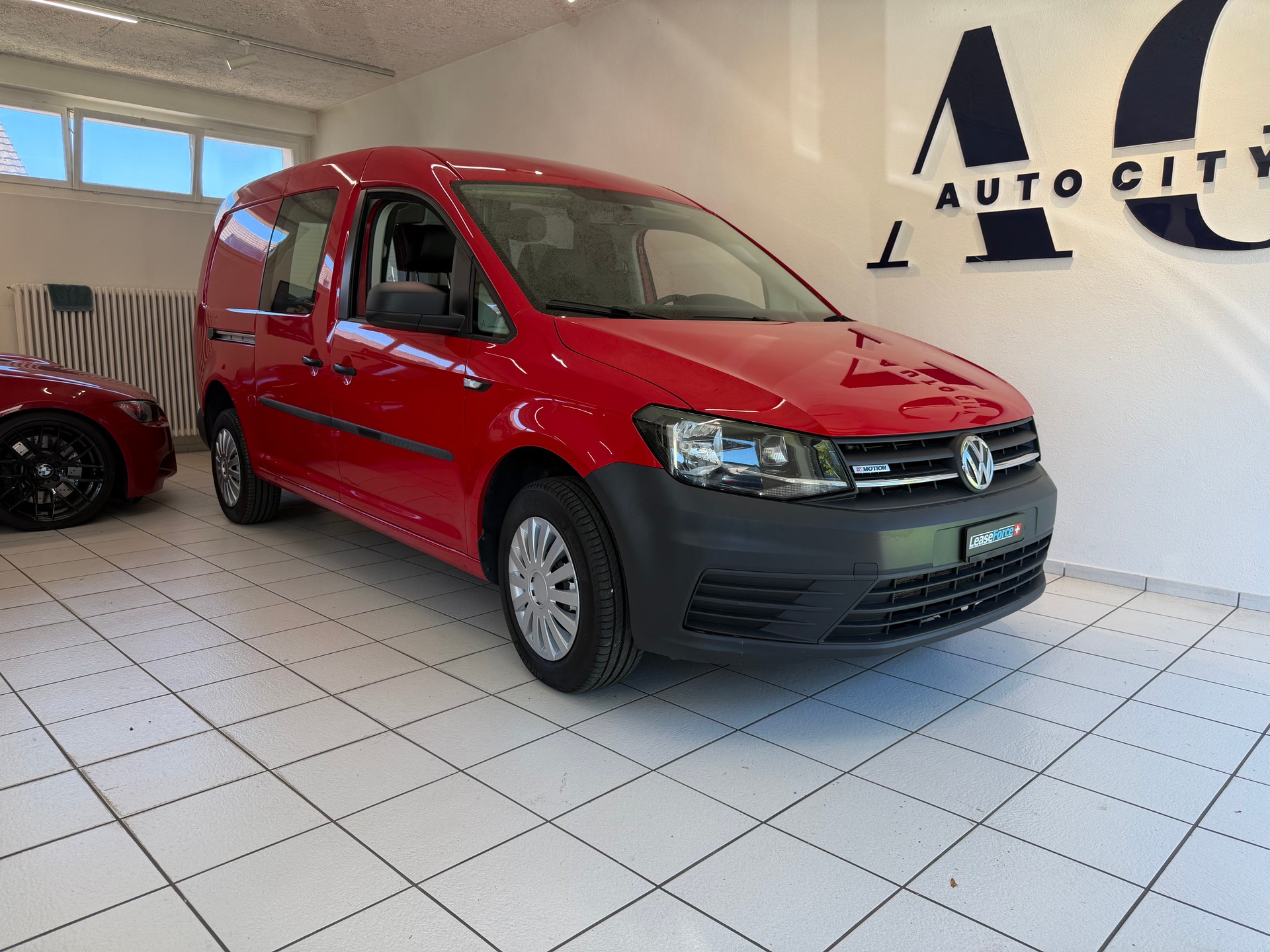 VW Caddy Maxi 2.0TDI 4Motion BlueMotion Technology-image-0