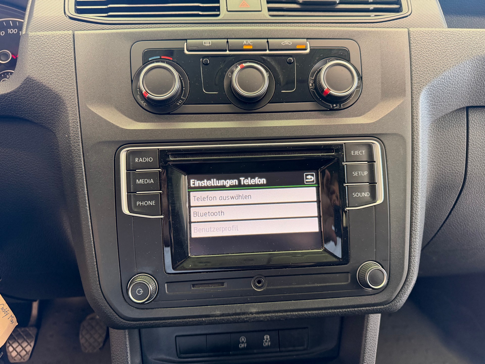VW Caddy Maxi 2.0TDI 4Motion BlueMotion Technology-image-13