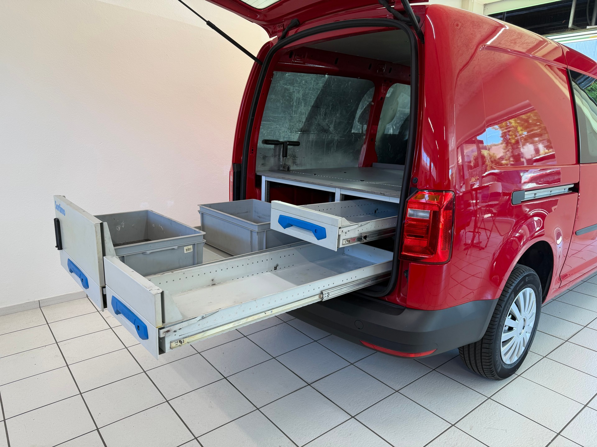 VW Caddy Maxi 2.0TDI 4Motion BlueMotion Technology-image-7