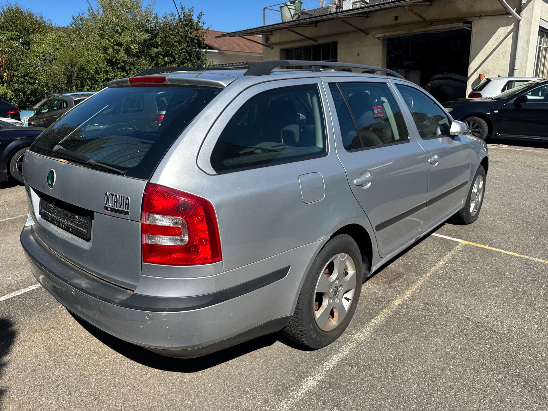 SKODA Octavia 1.9 TDI Adventure 4x4-showroom-element-2