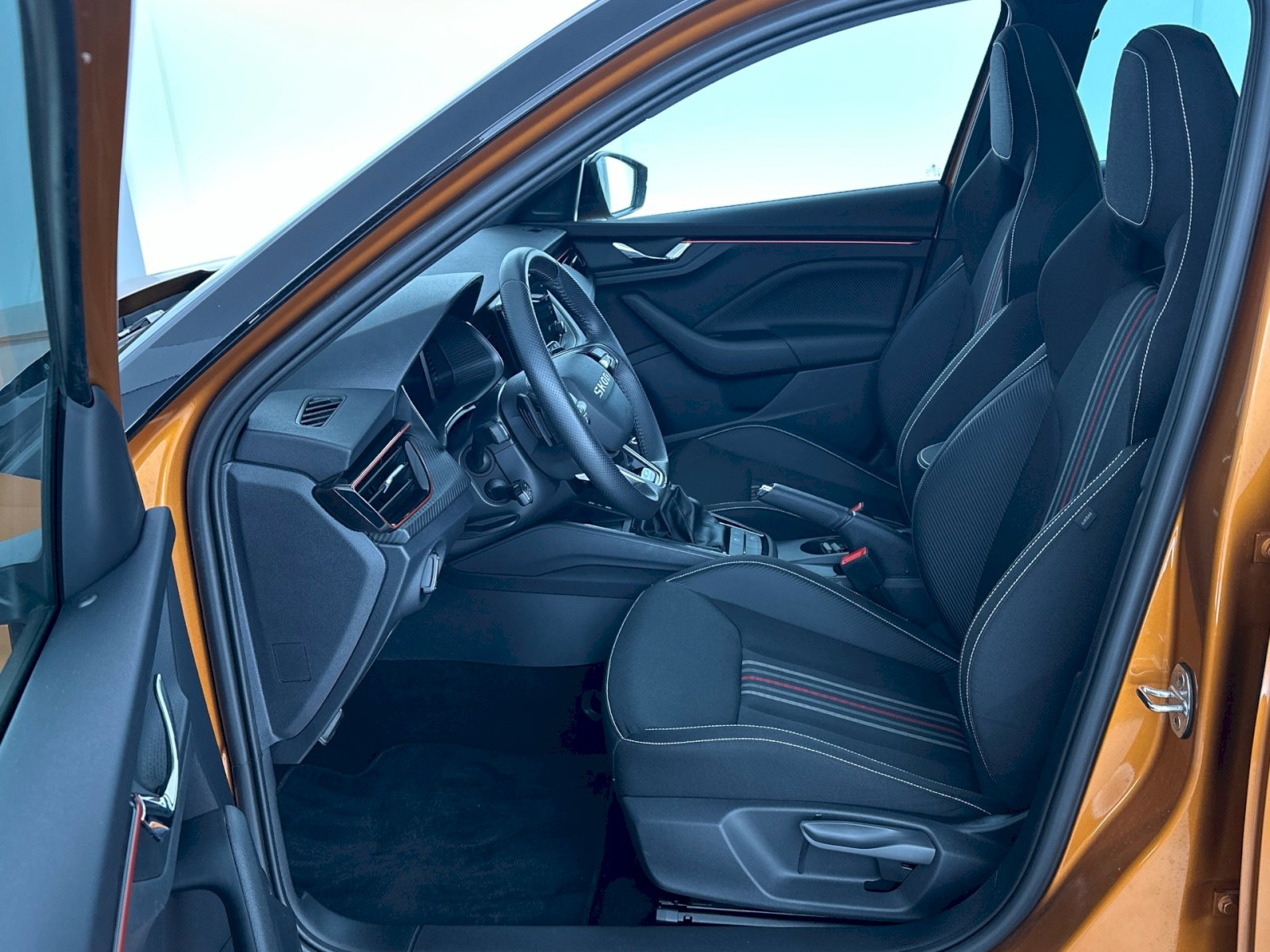 SKODA Kamiq 1.0 TSI Monte Carlo DSG Orange & Black Edition ° 5 Jahre Skoda Werks-Garantie bis und mit 11.2030-image-6