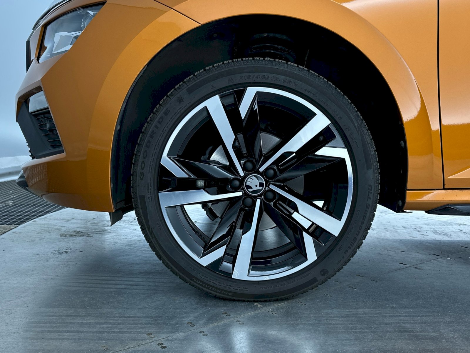 SKODA Kamiq 1.0 TSI Monte Carlo DSG Orange & Black Edition ° 5 Jahre Skoda Werks-Garantie bis und mit 11.2030-image-14