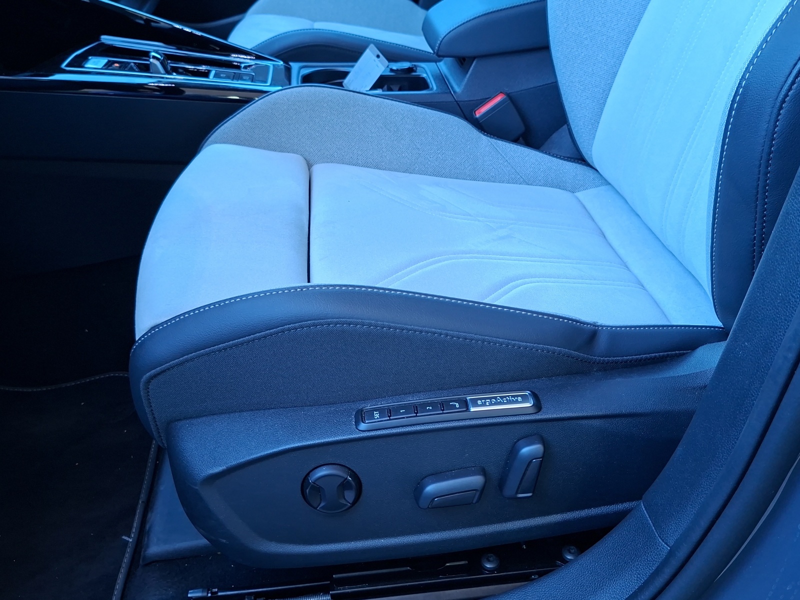 VW Golf 1.5 e TSI mHEV Style DSG-image-14