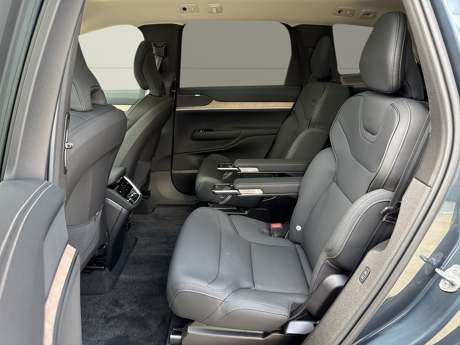 VOLVO EX90 Twin Ultra 6P. AWD-image-11
