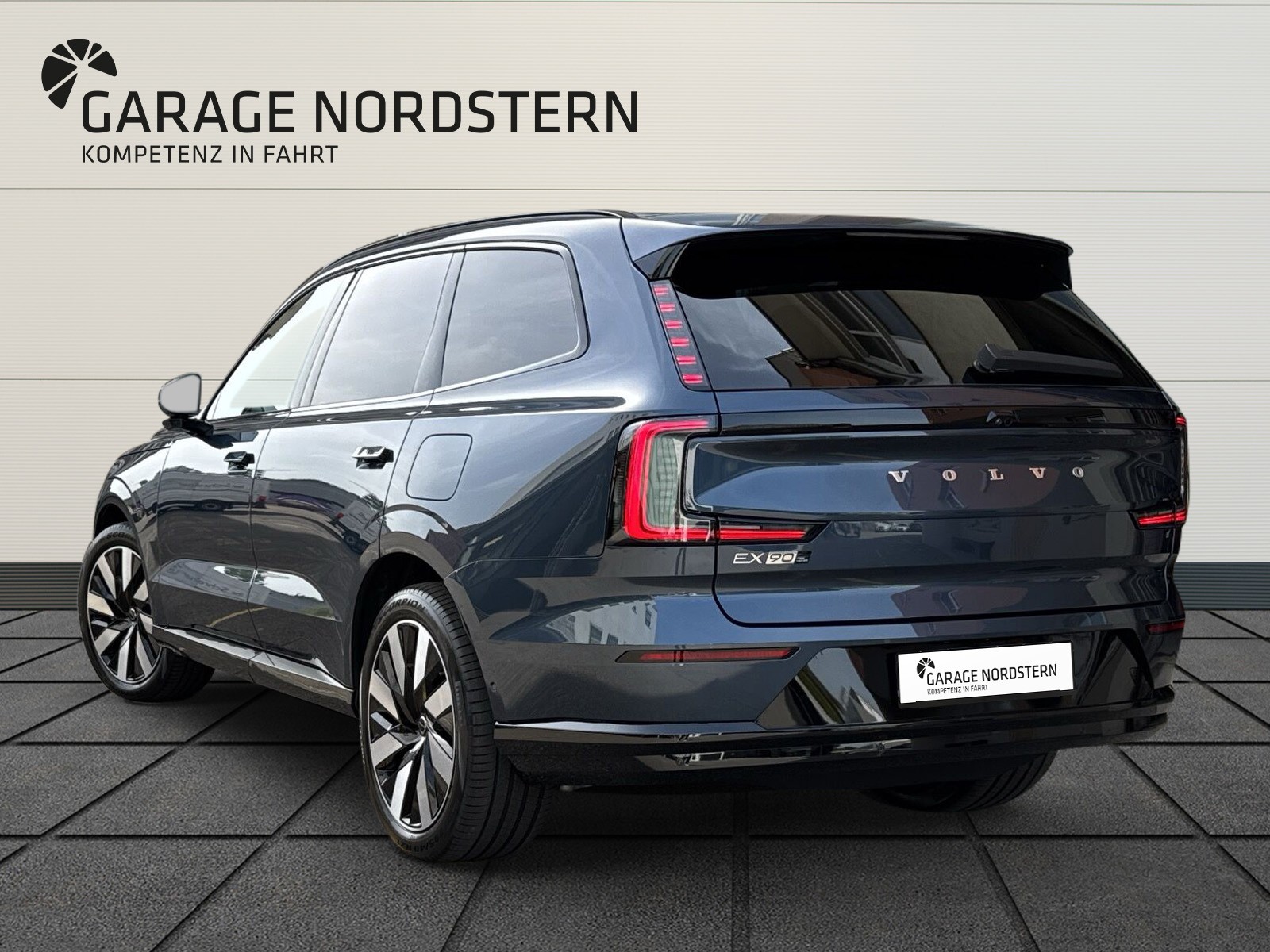 VOLVO EX90 Twin Ultra 6P. AWD-showroom-element-2