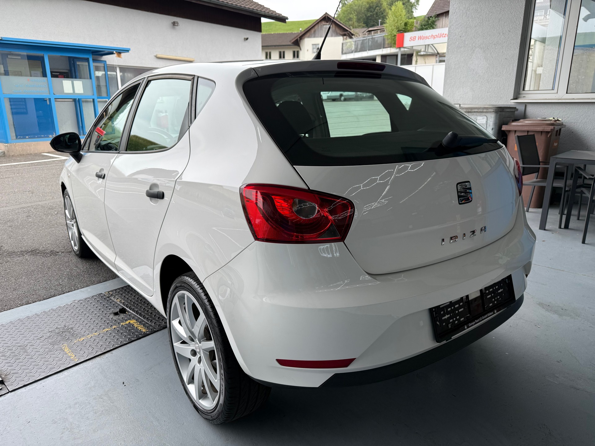 SEAT IBIZA-image-4