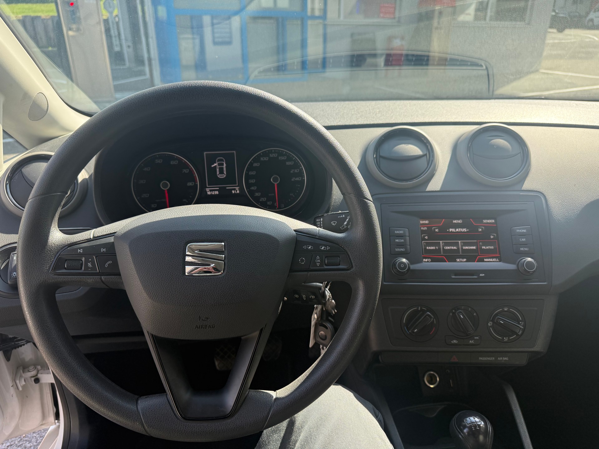 SEAT IBIZA-image-9