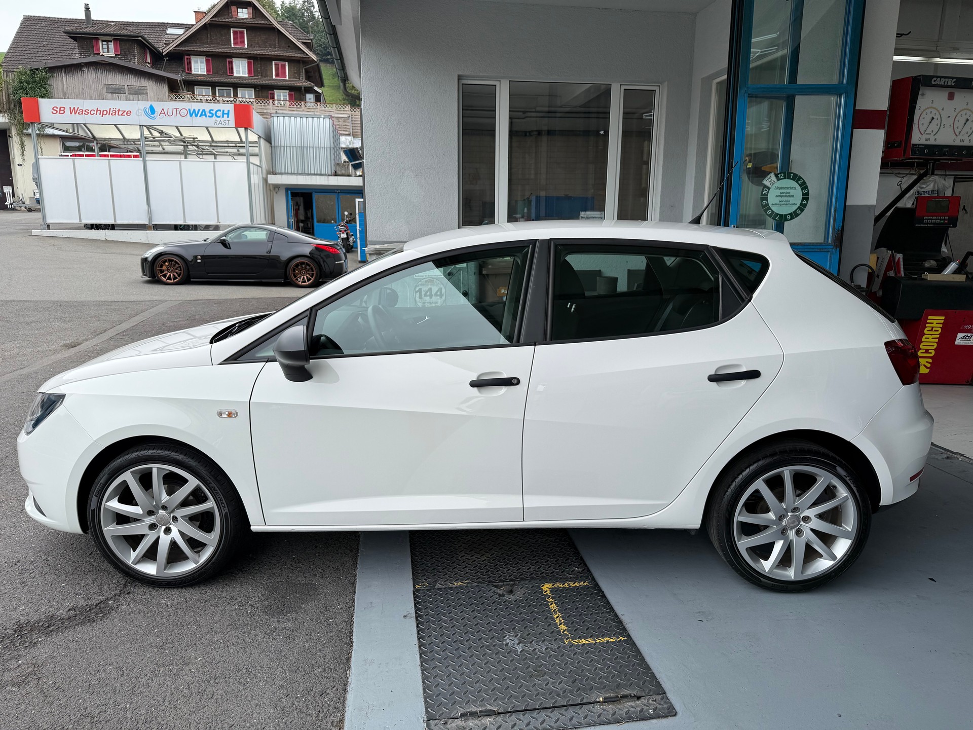 SEAT IBIZA-image-3