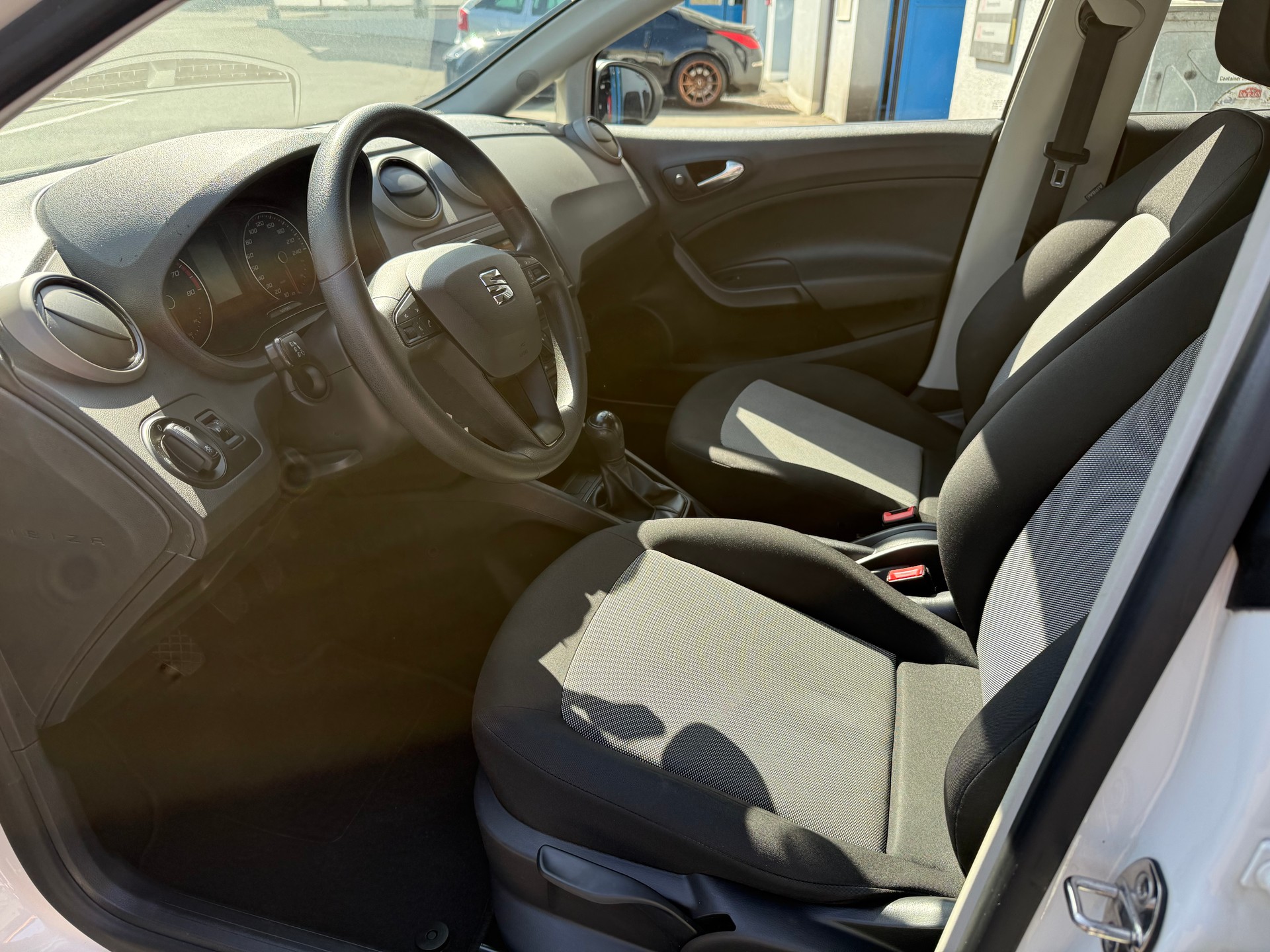 SEAT IBIZA-image-11