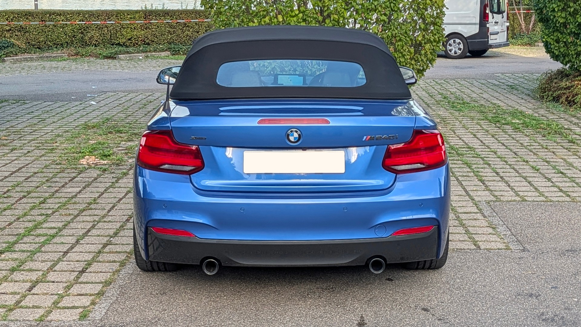 BMW BMW M240i xDrive Cabriolet | Harman/Kardon | Adaptives Fahrwerk | 340 PS B58 | Voll-BMW-Service | M-Sport Paket | Top-Zustand-image-3