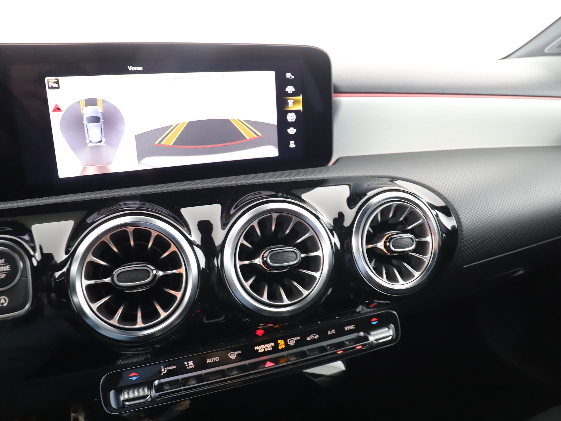 MERCEDES-BENZ A 180 Night Star AMG Line-image-14
