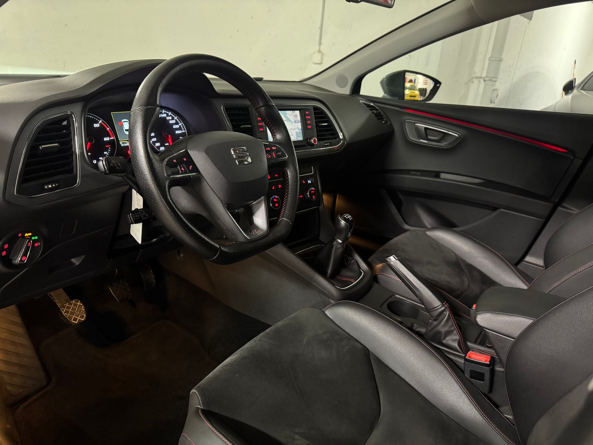 SEAT Leon 2.0 TDI FR Line-image-9