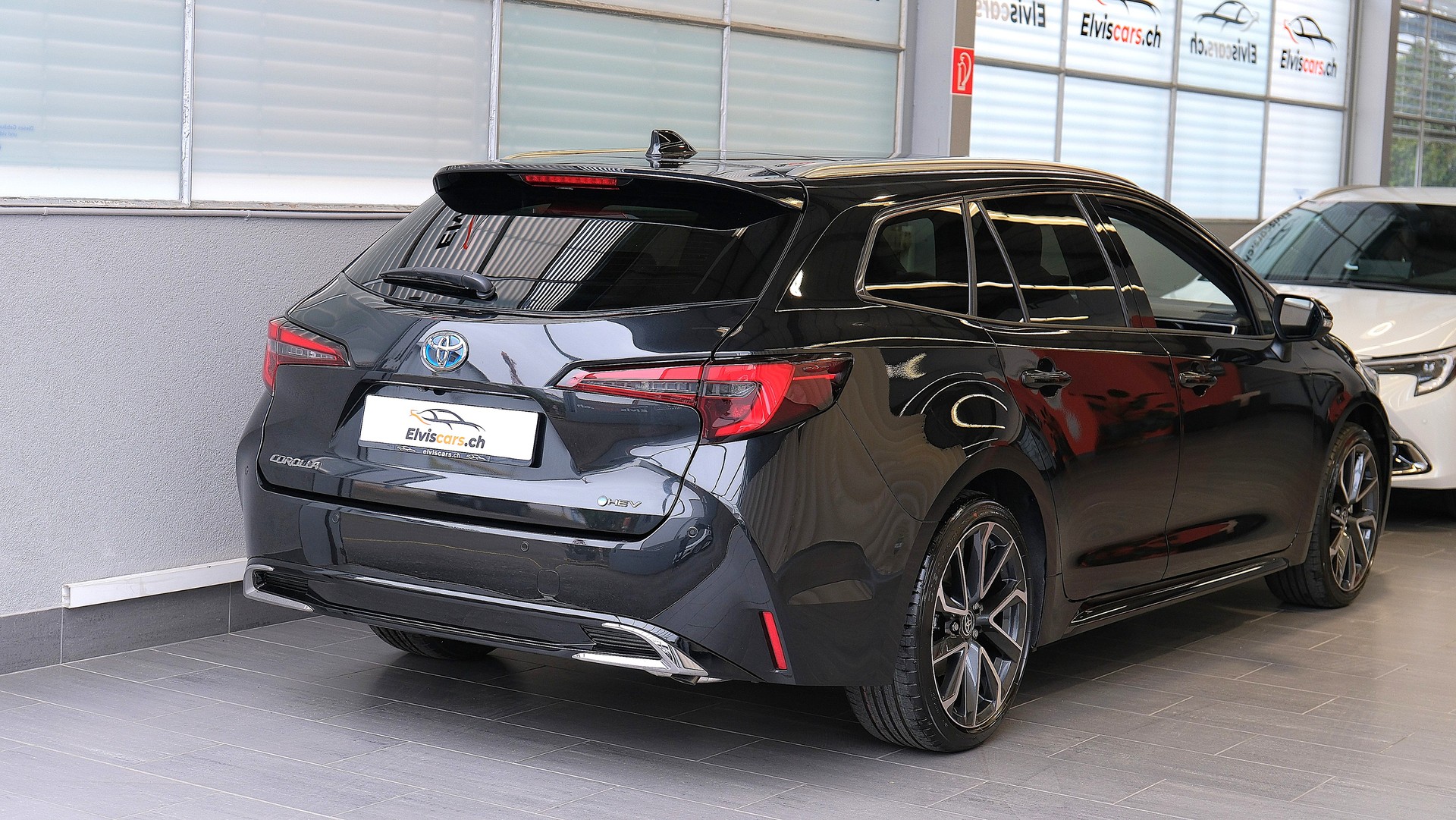TOYOTA Corolla Touring Sports 2.0 HSD Premium e-CVT-image-24