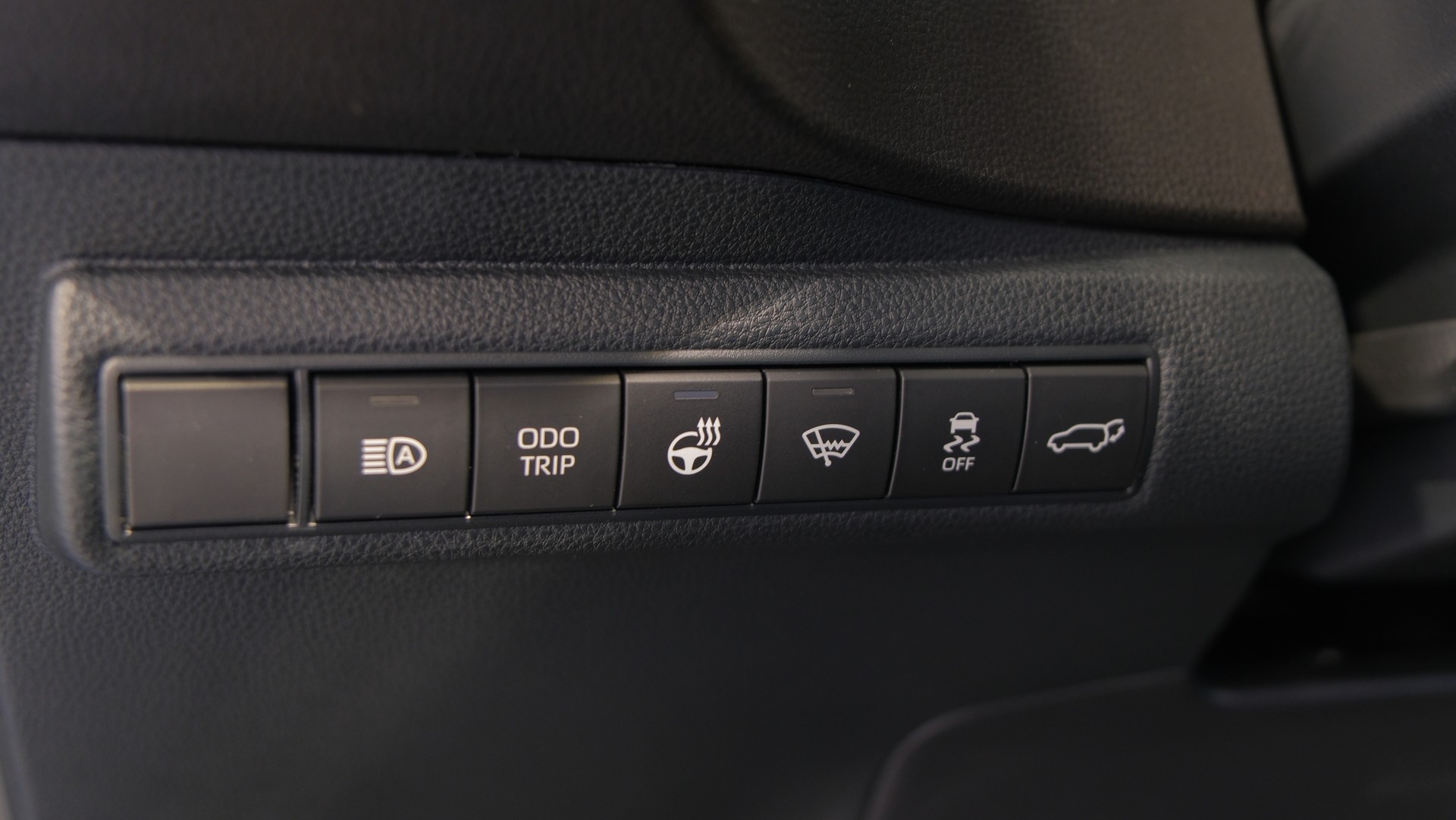 TOYOTA Corolla Touring Sports 2.0 HSD Premium e-CVT-image-19