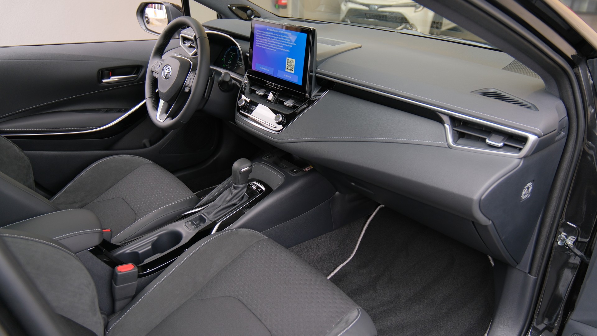 TOYOTA Corolla Touring Sports 2.0 HSD Premium e-CVT-image-14
