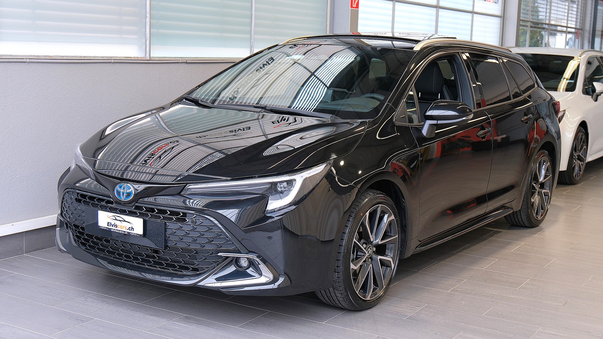TOYOTA Corolla Touring Sports 2.0 HSD Premium e-CVT-image-8
