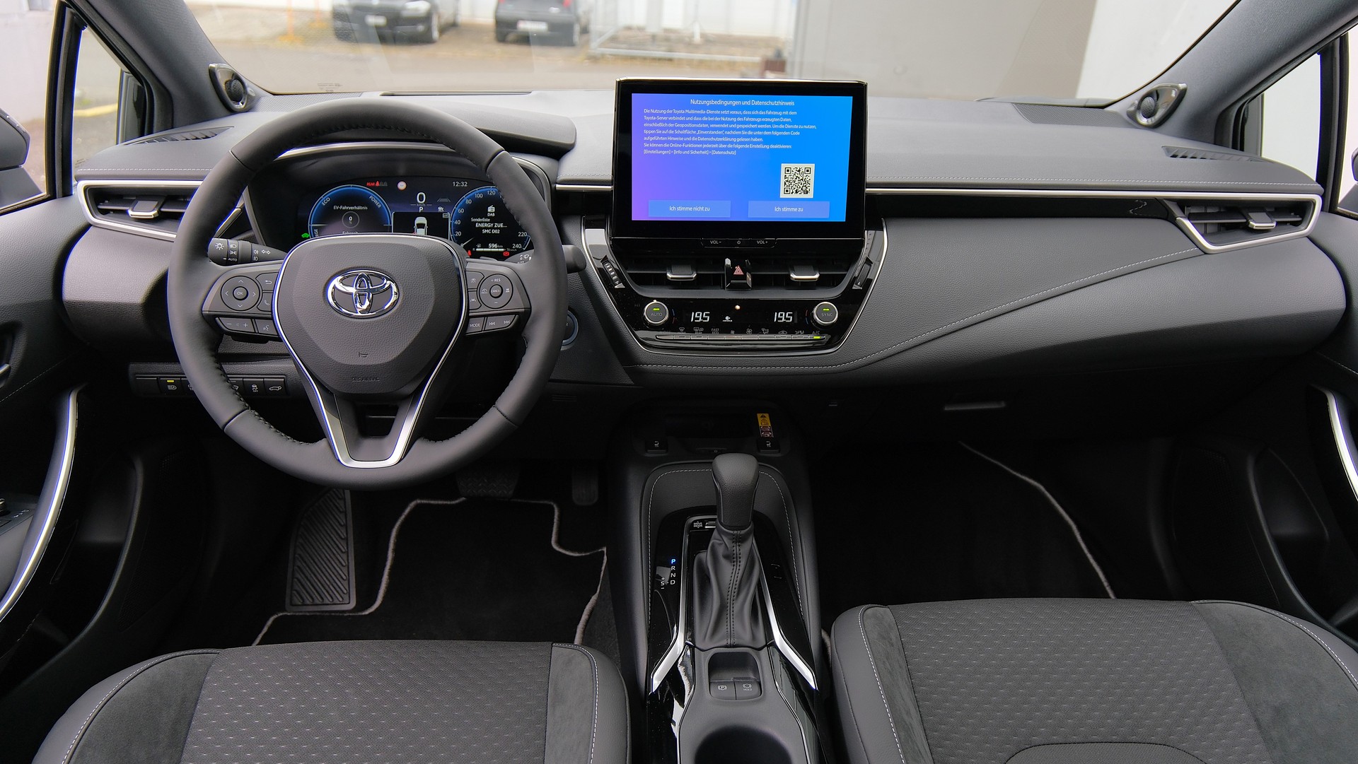TOYOTA Corolla Touring Sports 2.0 HSD Premium e-CVT-image-6