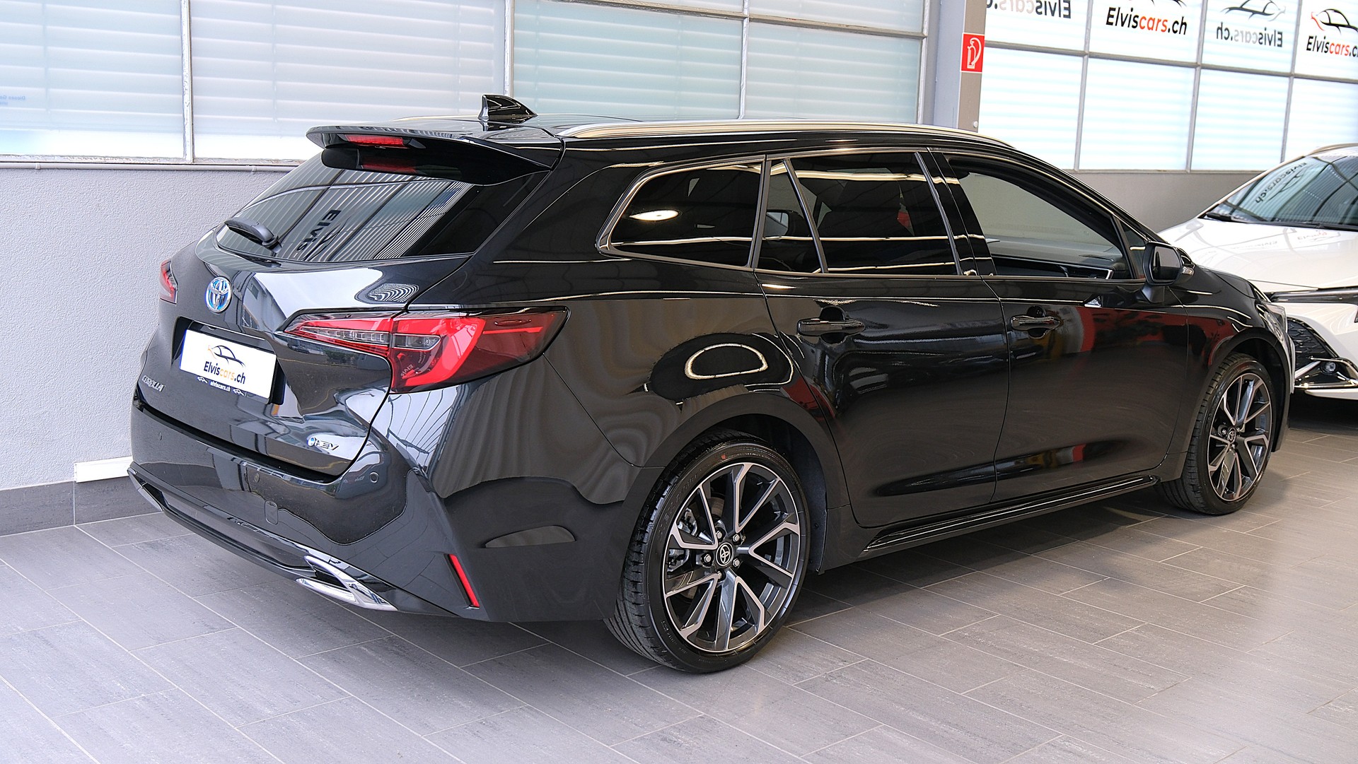 TOYOTA Corolla Touring Sports 2.0 HSD Premium e-CVT-image-25