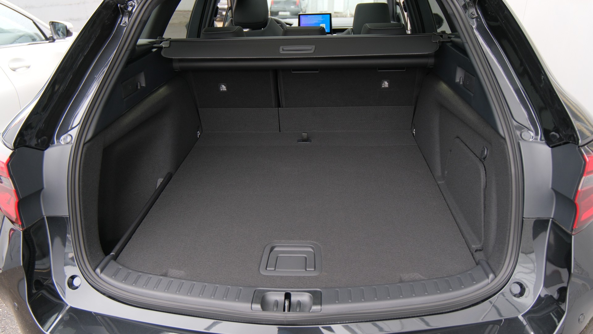 TOYOTA Corolla Touring Sports 2.0 HSD Premium e-CVT-image-23