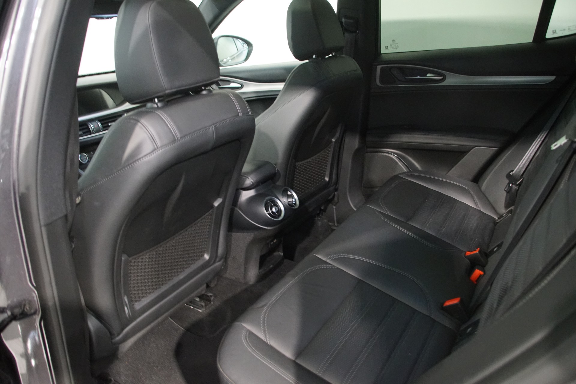 ALFA ROMEO Stelvio 2.0 Veloce Q4 AT8 + SKY swiss-image-19